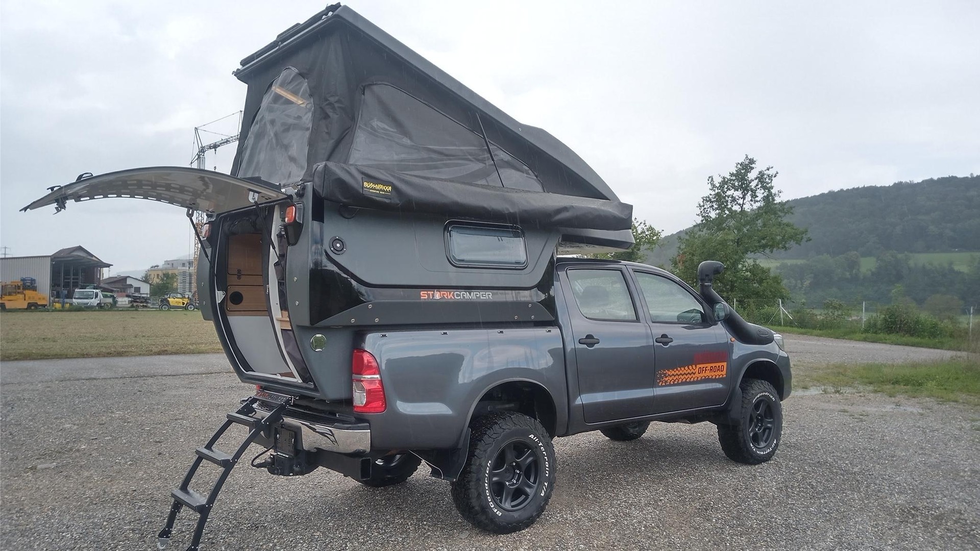 TOYOTA Hilux 2.5D 4WD Double Cab Luna-image-5