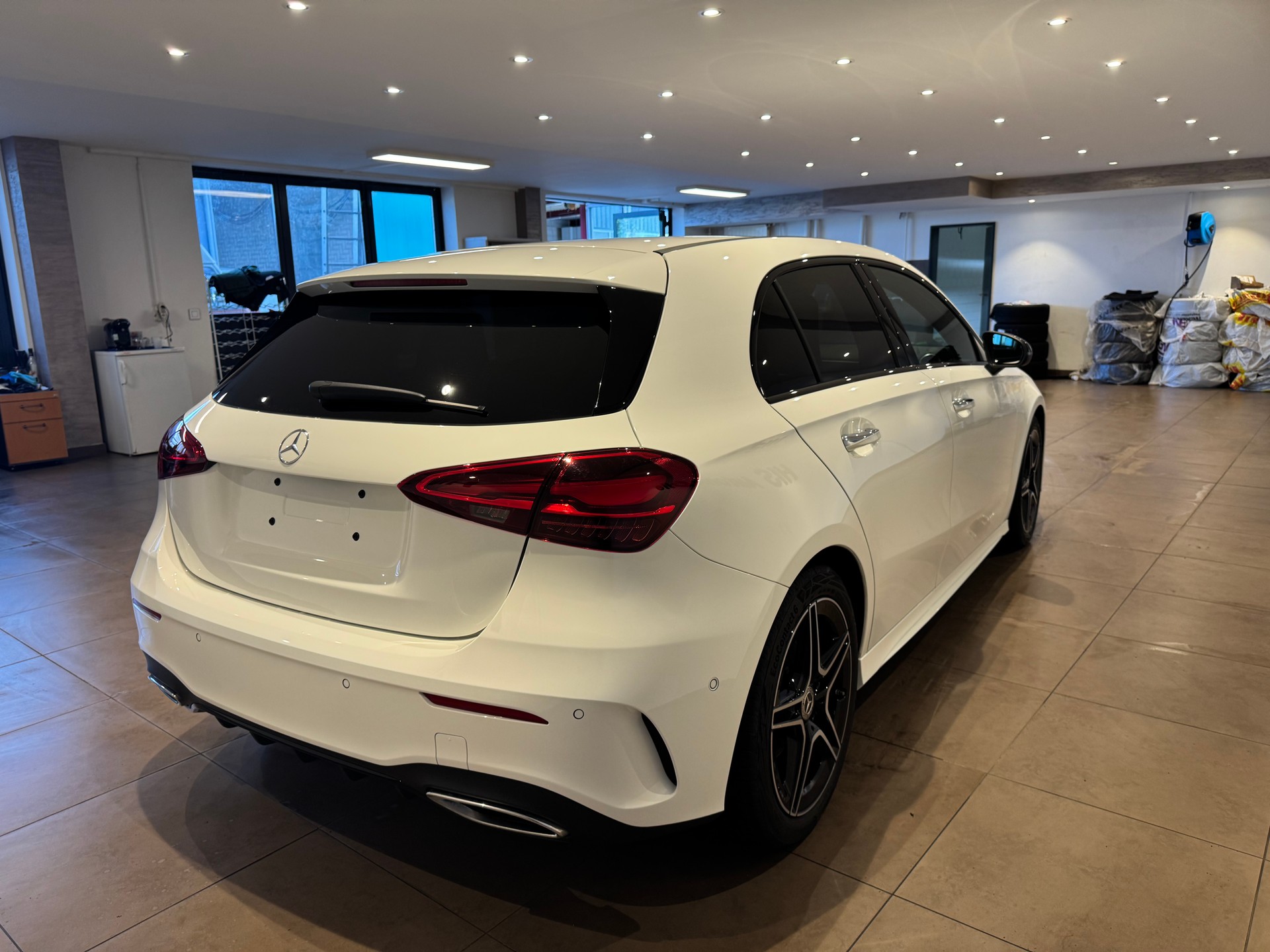 MERCEDES-BENZ A 250 AMG Line 4m-image-5