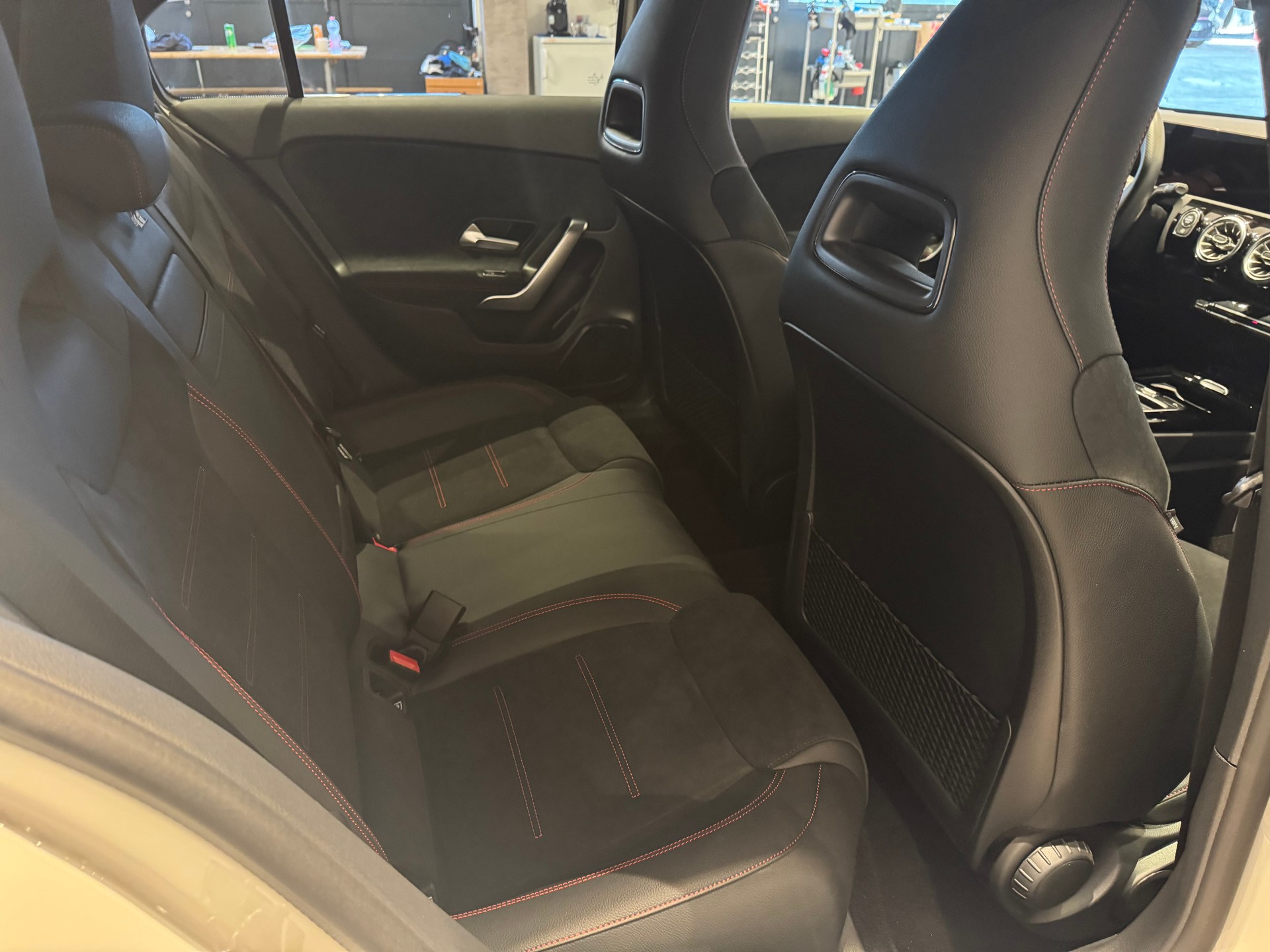 MERCEDES-BENZ A 250 AMG Line 4m-image-9