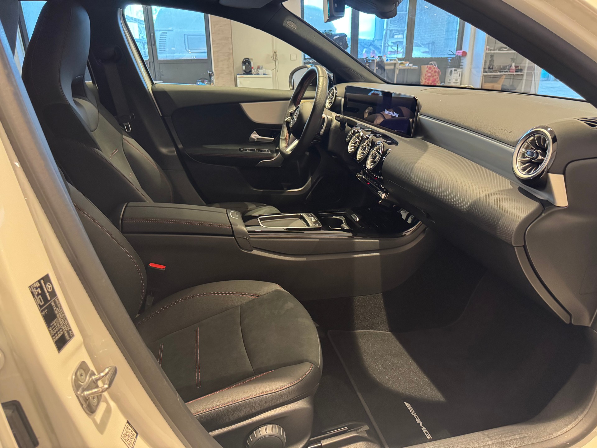 MERCEDES-BENZ A 250 AMG Line 4m-image-7