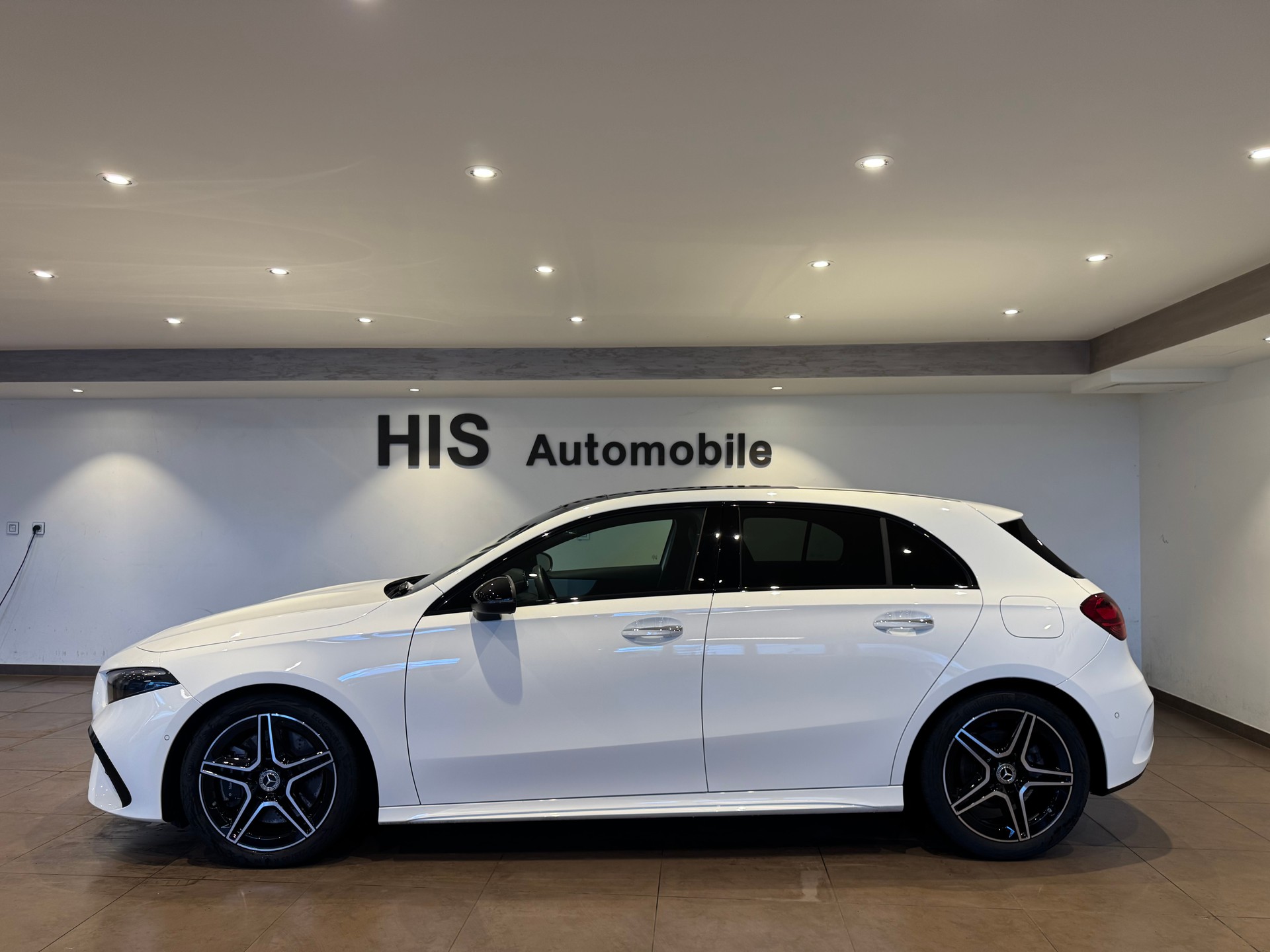 MERCEDES-BENZ A 250 AMG Line 4m-image-3