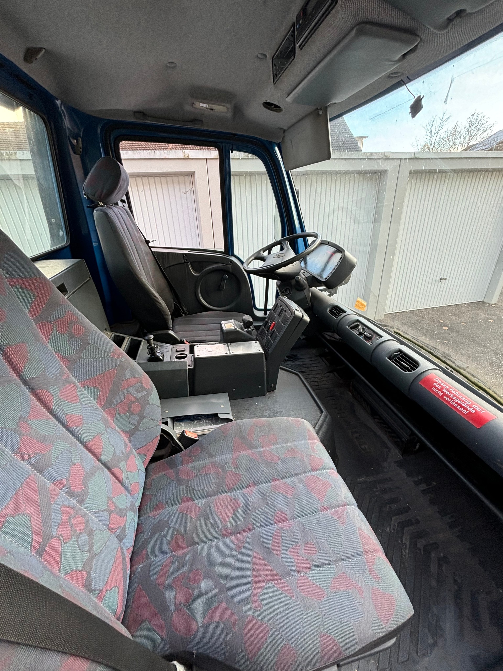 UNIMOG U 300-image-9