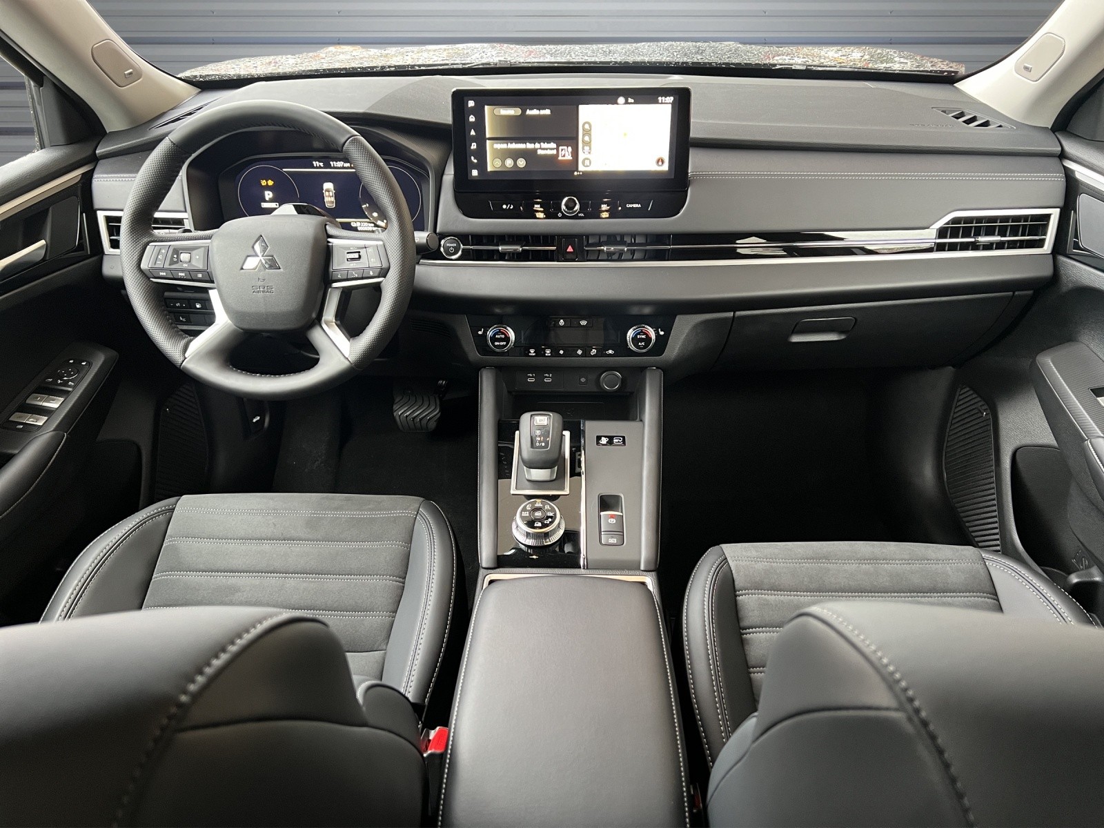MITSUBISHI Outlander 2.4 PHEV Intense 4WD Automatic-image-9