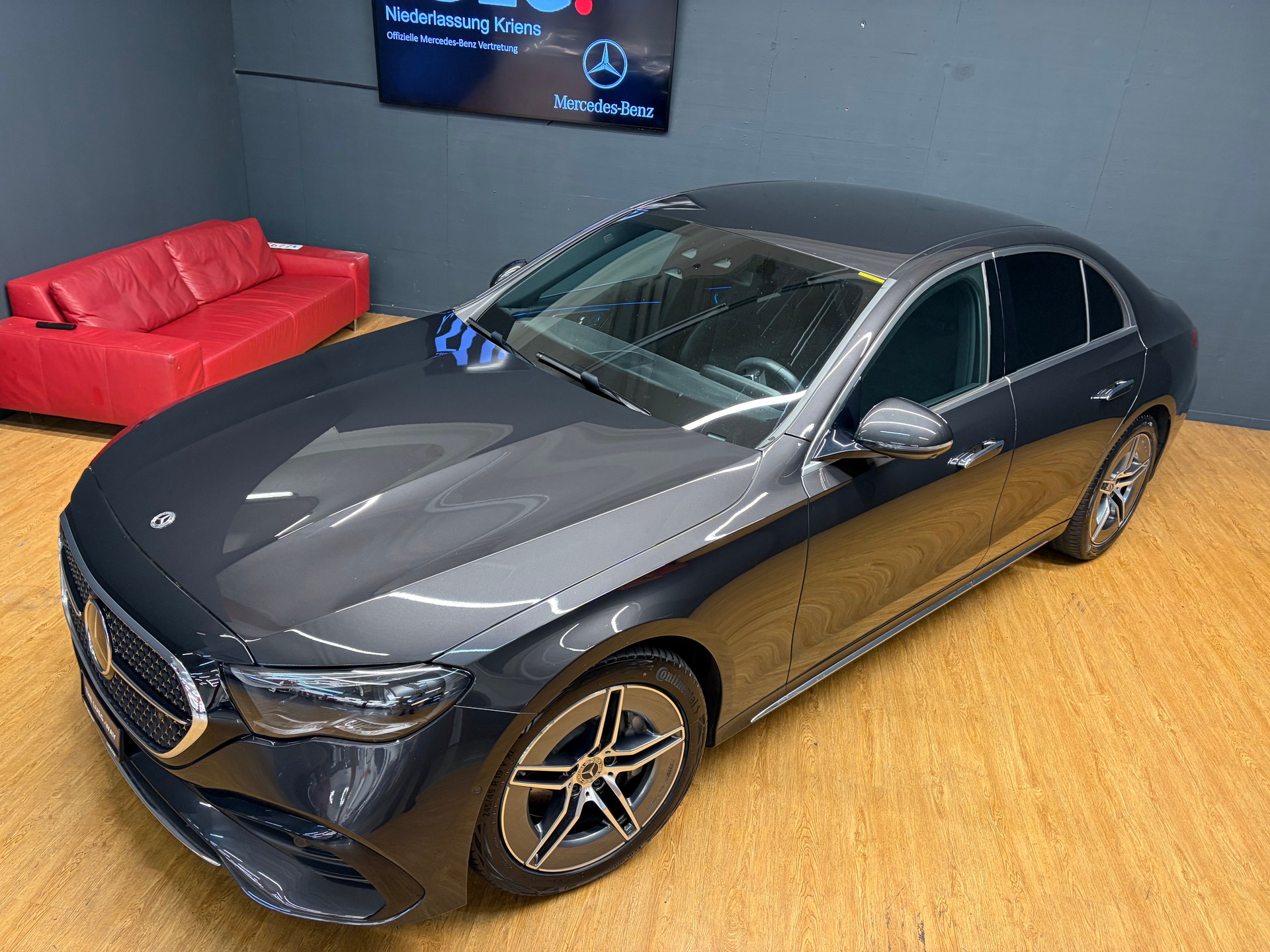 MERCEDES-BENZ E 450 4M - AMG / DISTRONIC / 360 Grad Kamera / 4D Soundsystem-image-2