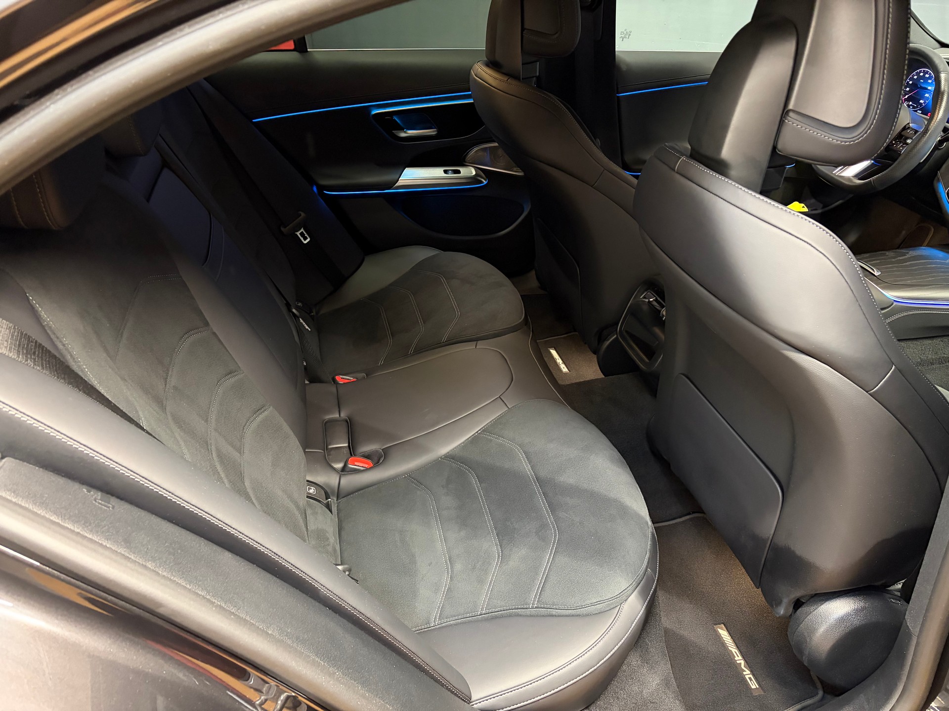 MERCEDES-BENZ E 450 4M - AMG / DISTRONIC / 360 Grad Kamera / 4D Soundsystem-image-10
