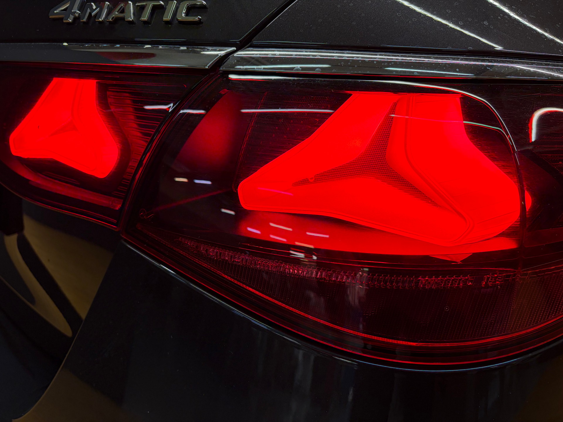 MERCEDES-BENZ E 450 4M - AMG / DISTRONIC / 360 Grad Kamera / 4D Soundsystem-image-6