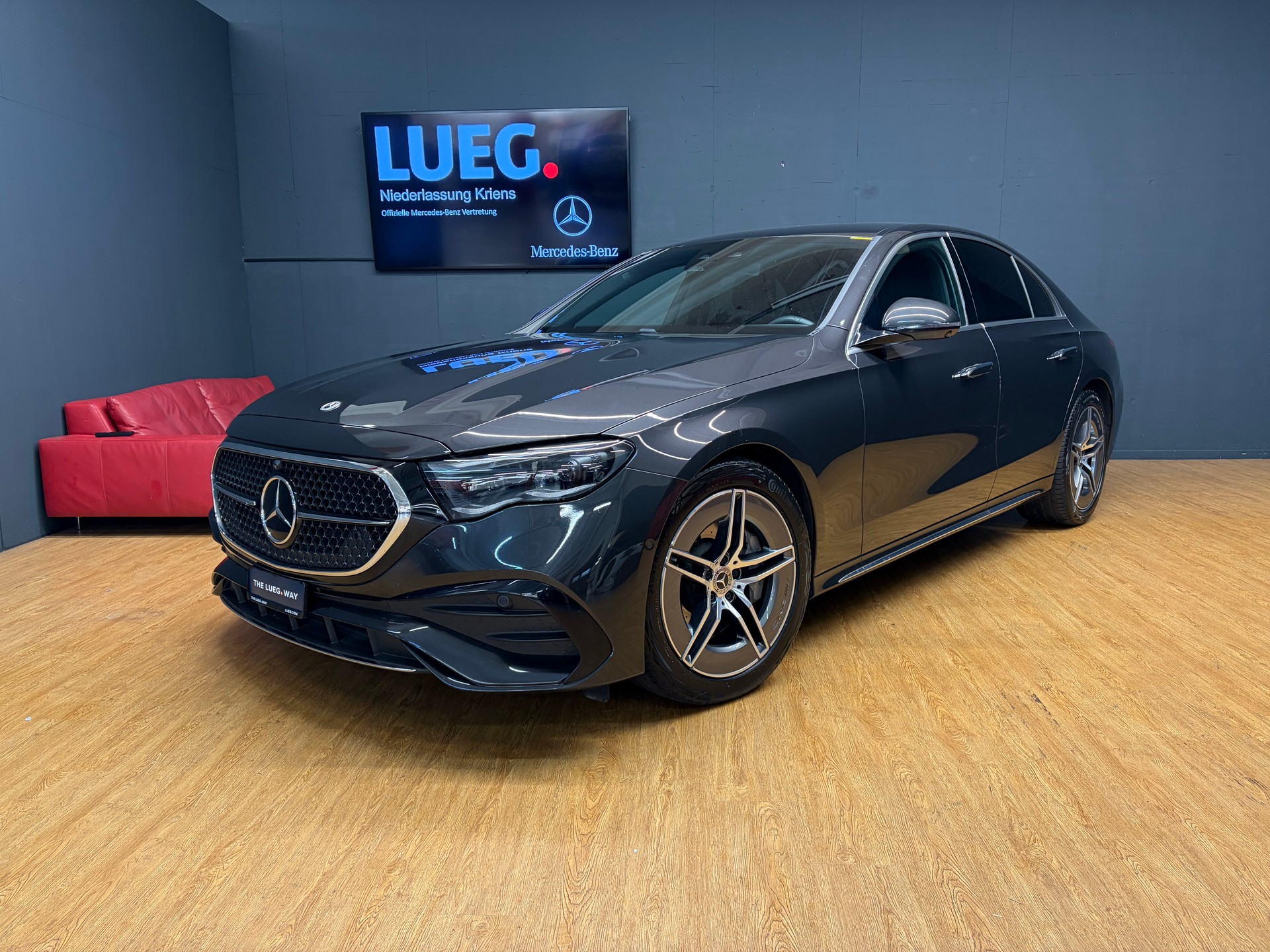 MERCEDES-BENZ E 450 4M - AMG / DISTRONIC / 360 Grad Kamera / 4D Soundsystem-image-0