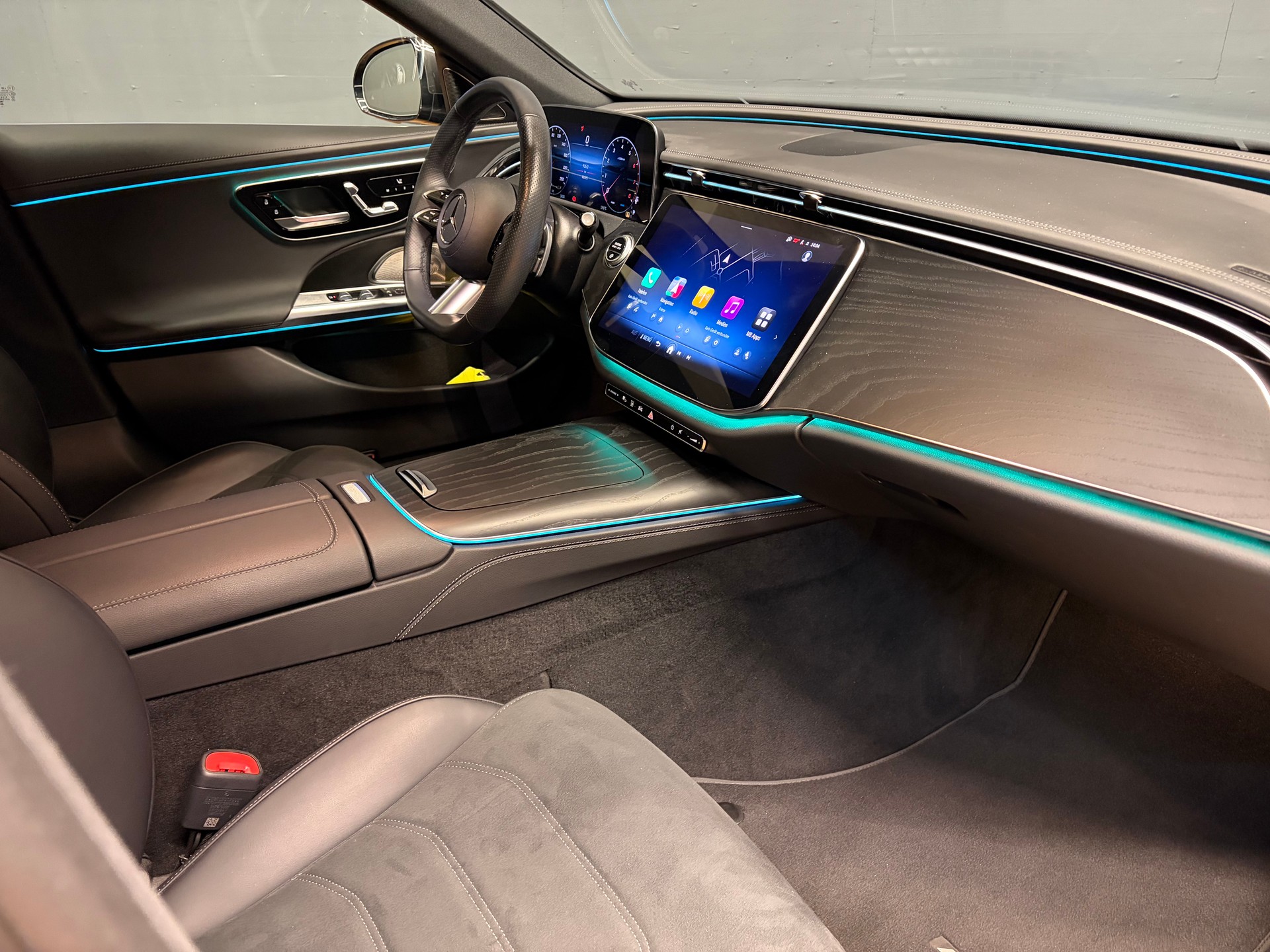MERCEDES-BENZ E 450 4M - AMG / DISTRONIC / 360 Grad Kamera / 4D Soundsystem-image-13