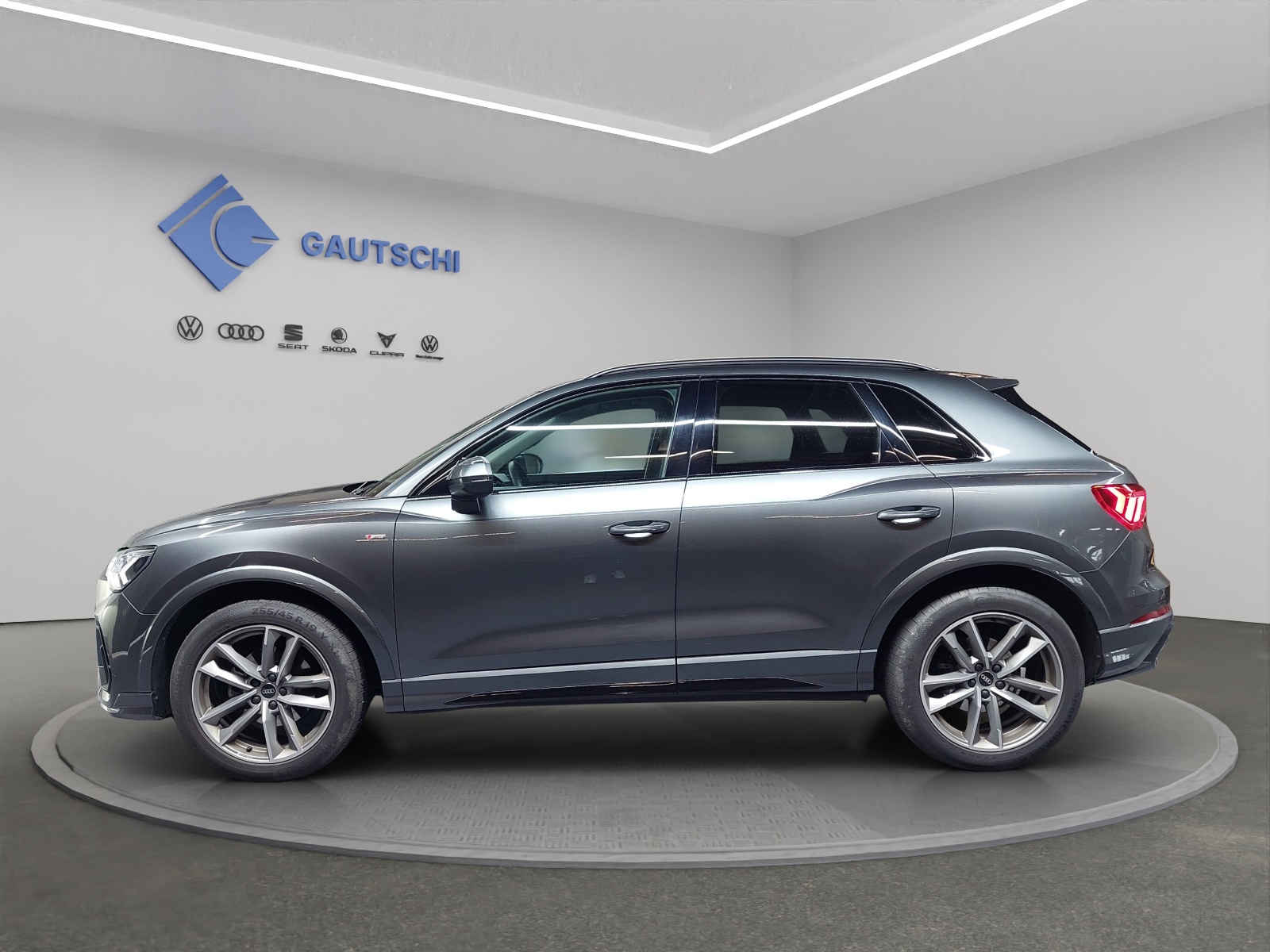 AUDI Q3 35 TDI S line quattro S-tronic-image-1