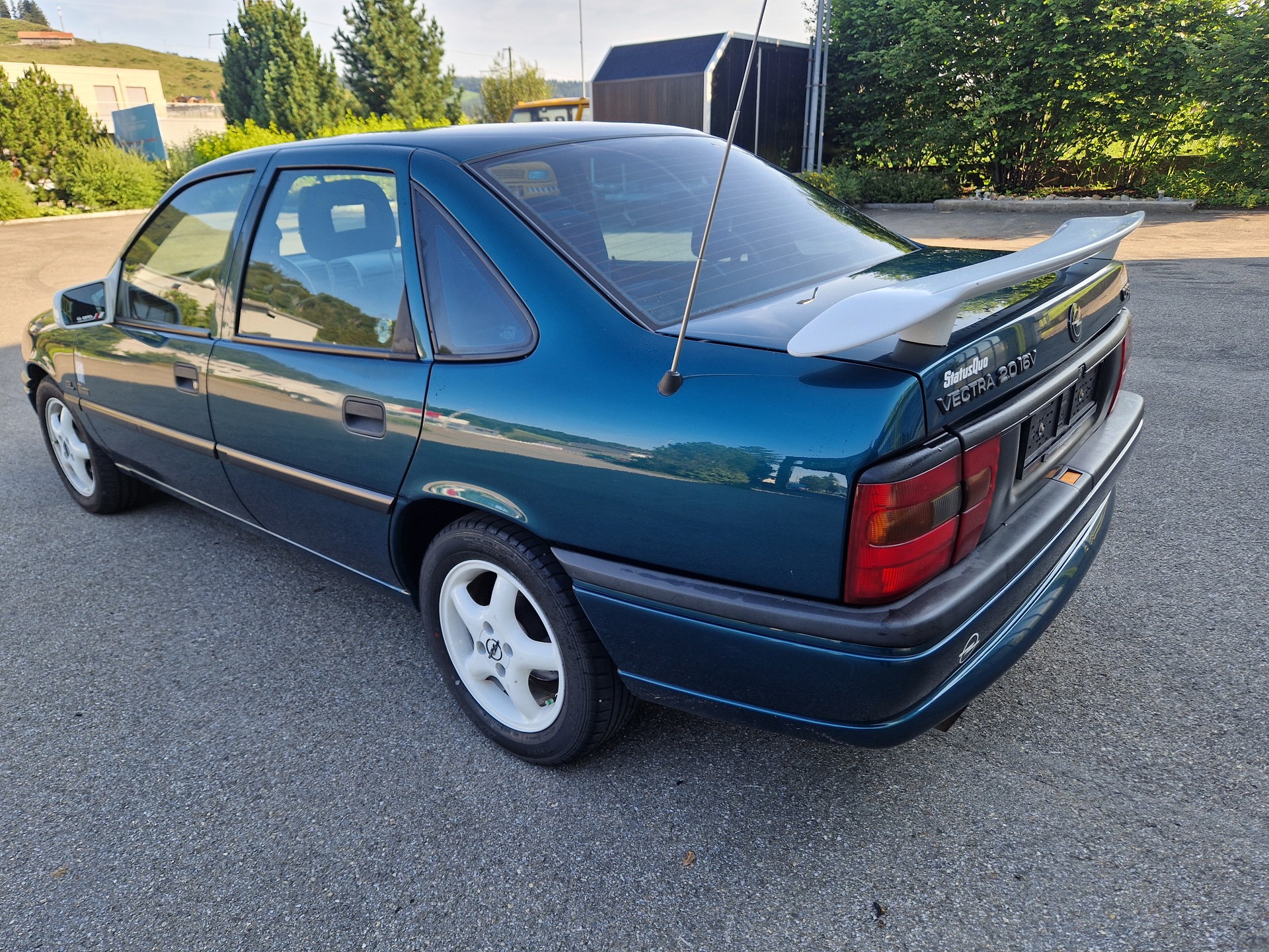 OPEL Vectra 2.0i 16V GL-image-1