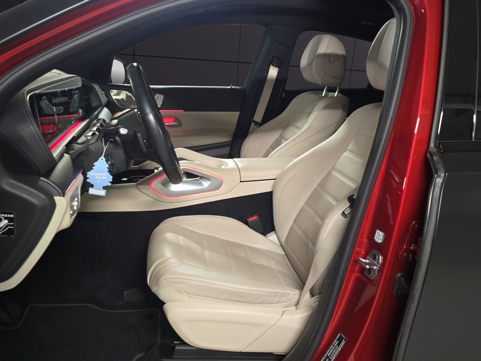 MERCEDES-BENZ GLE Coupé 400 d 4Matic AMG Line 9G-Tronic CH Fahrzeug-image-8