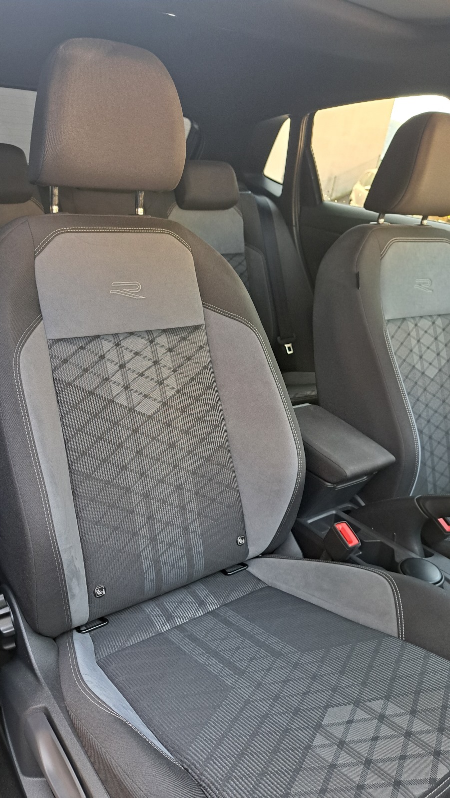 VW Polo 1.0 TSI R-Line DSG-image-16