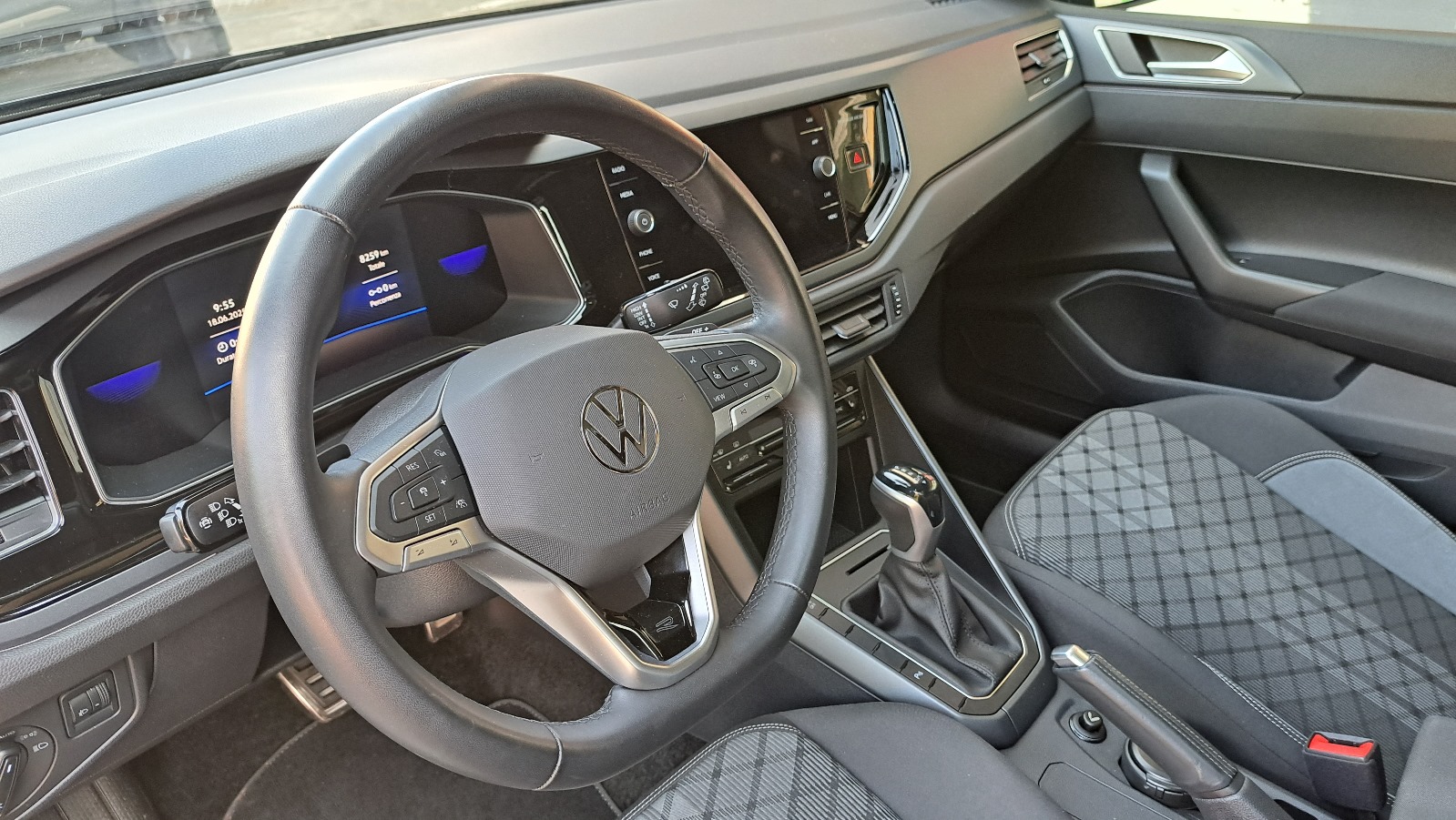 VW Polo 1.0 TSI R-Line DSG-image-19
