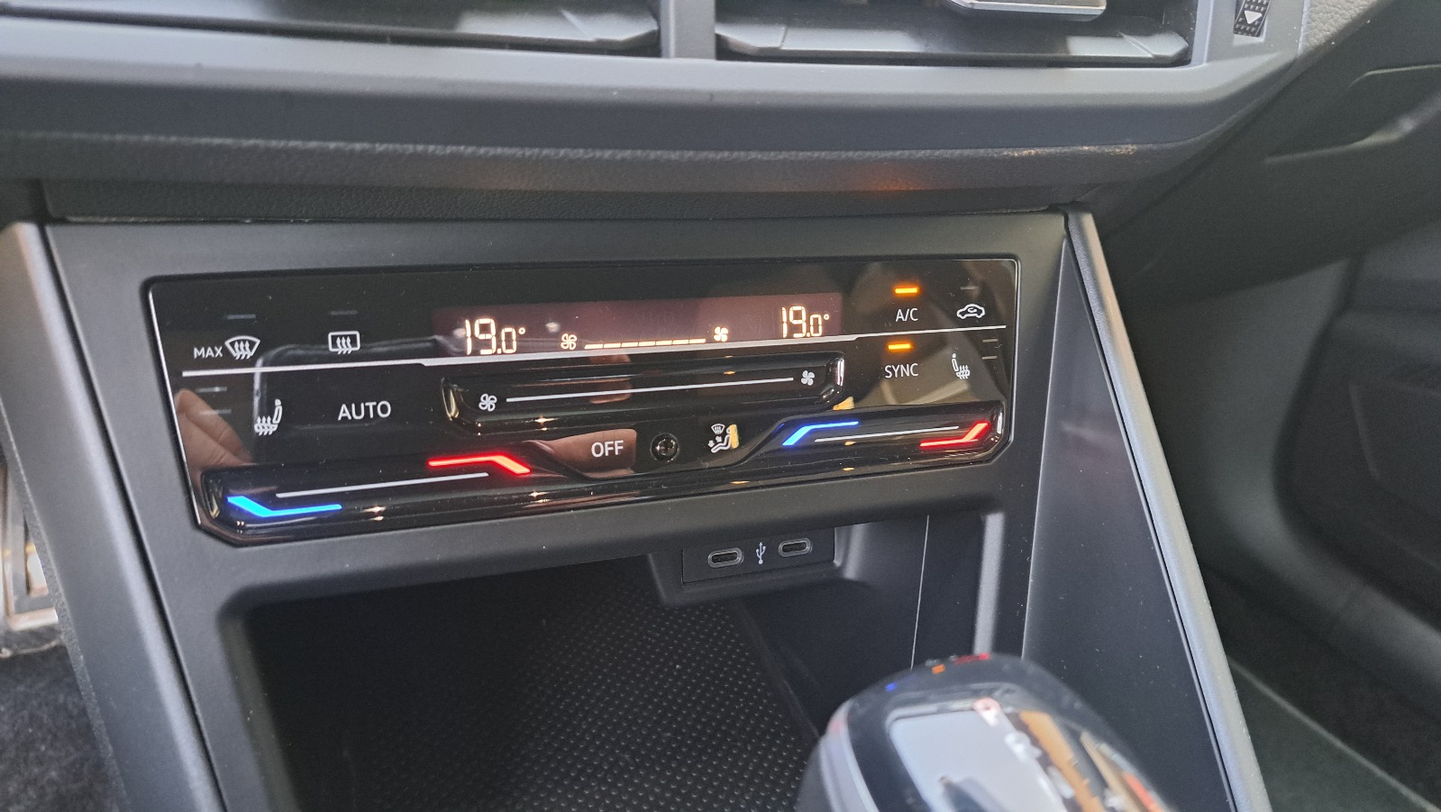 VW Polo 1.0 TSI R-Line DSG-image-5