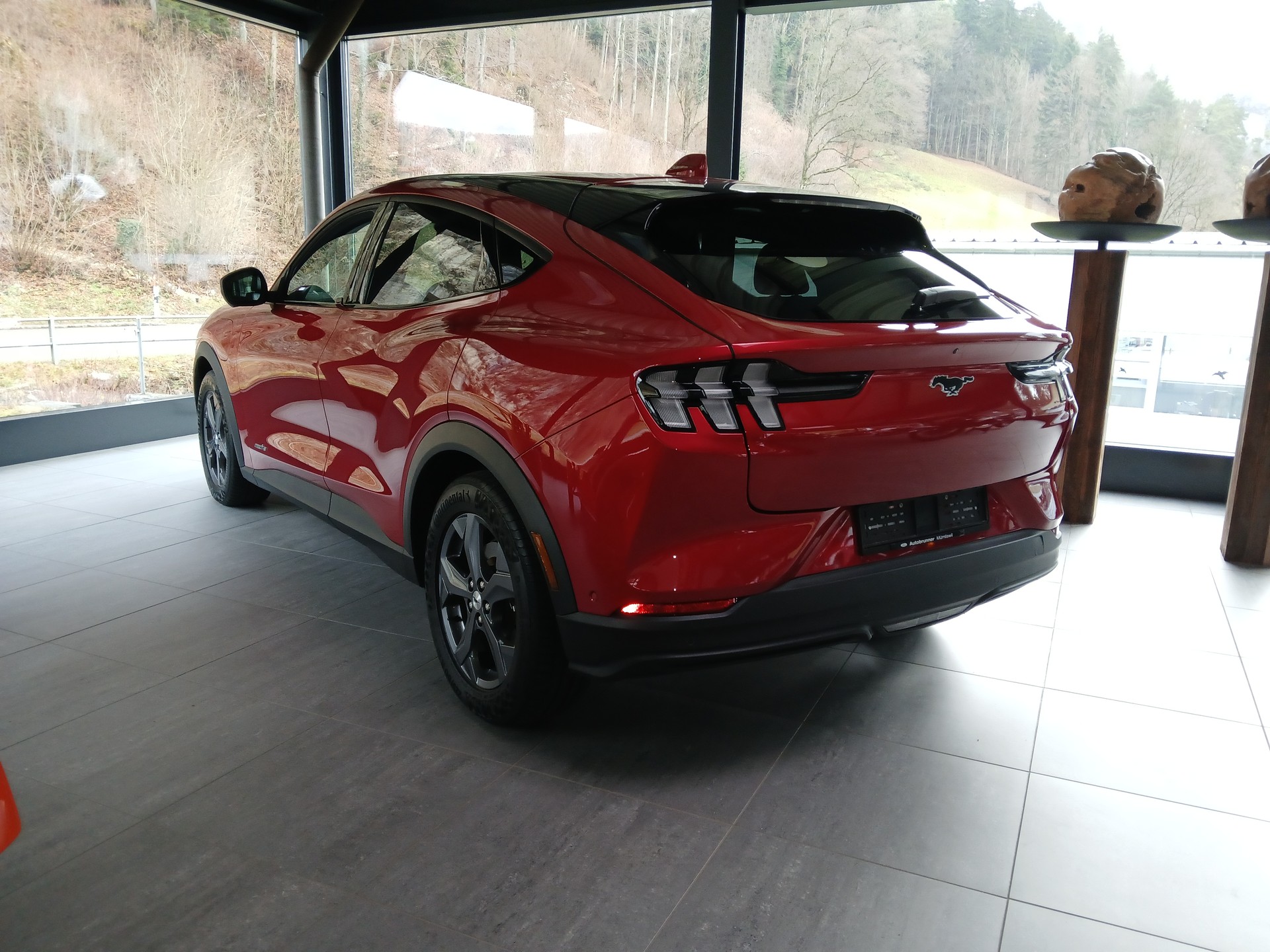 FORD Mustang MACH-E RWD 72.6 kWh-image-2