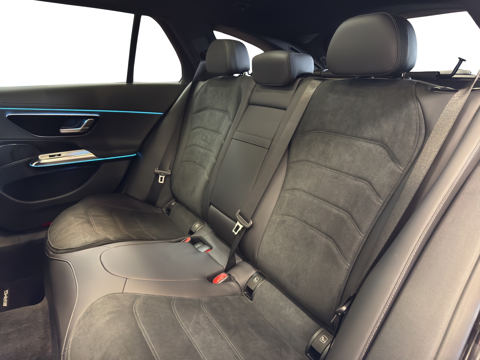 MERCEDES-BENZ E 220 d T 4M 9G-Tronic-image-17
