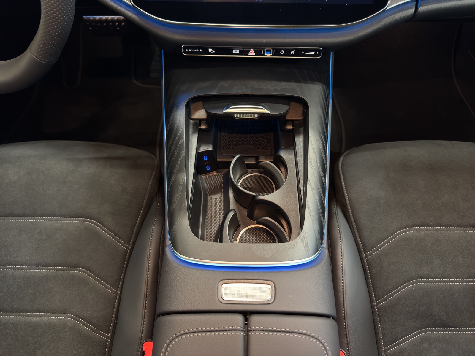 MERCEDES-BENZ E 220 d T 4M 9G-Tronic-image-13