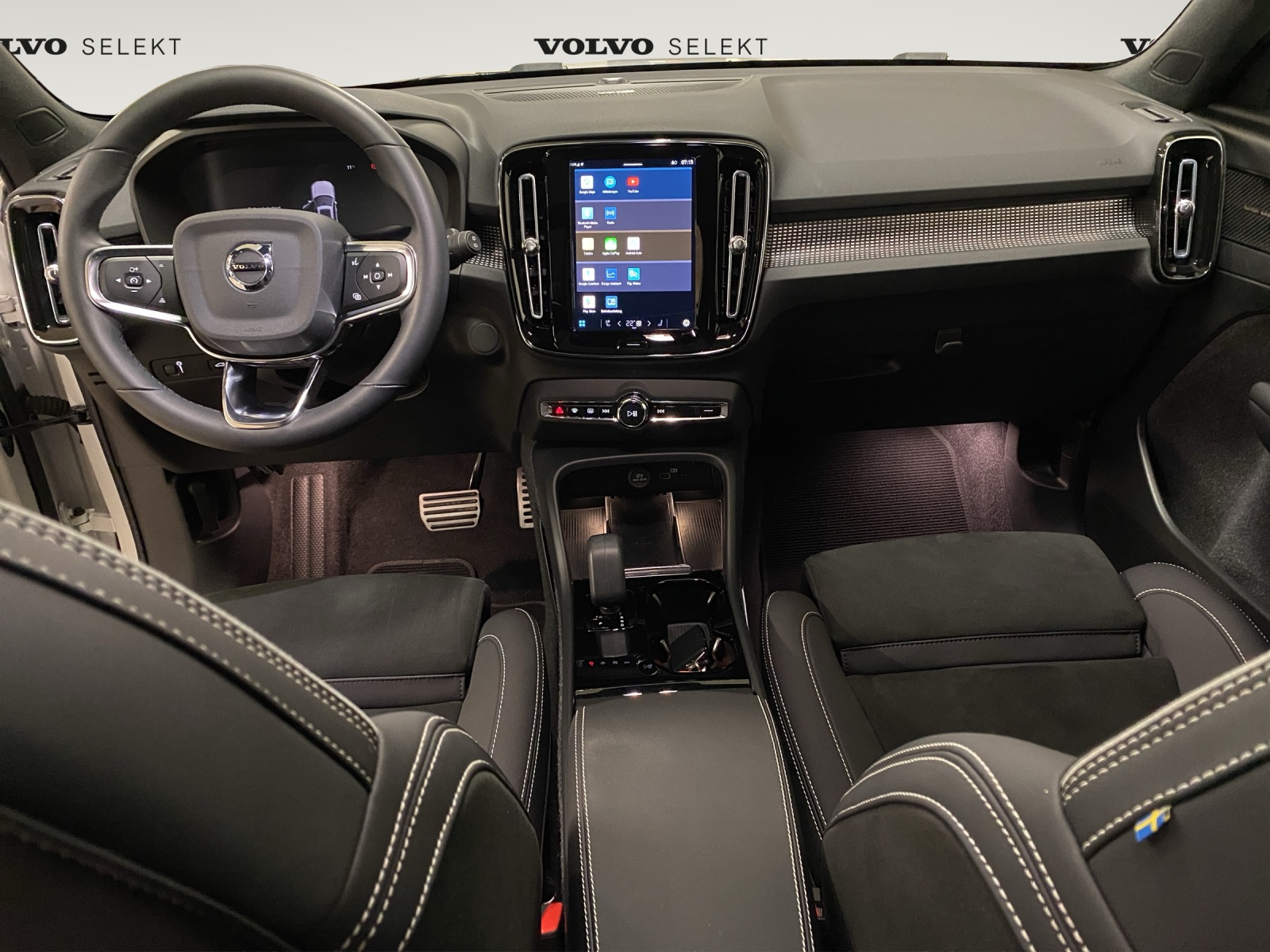VOLVO XC40 P8 Twin Pro AWD-image-10