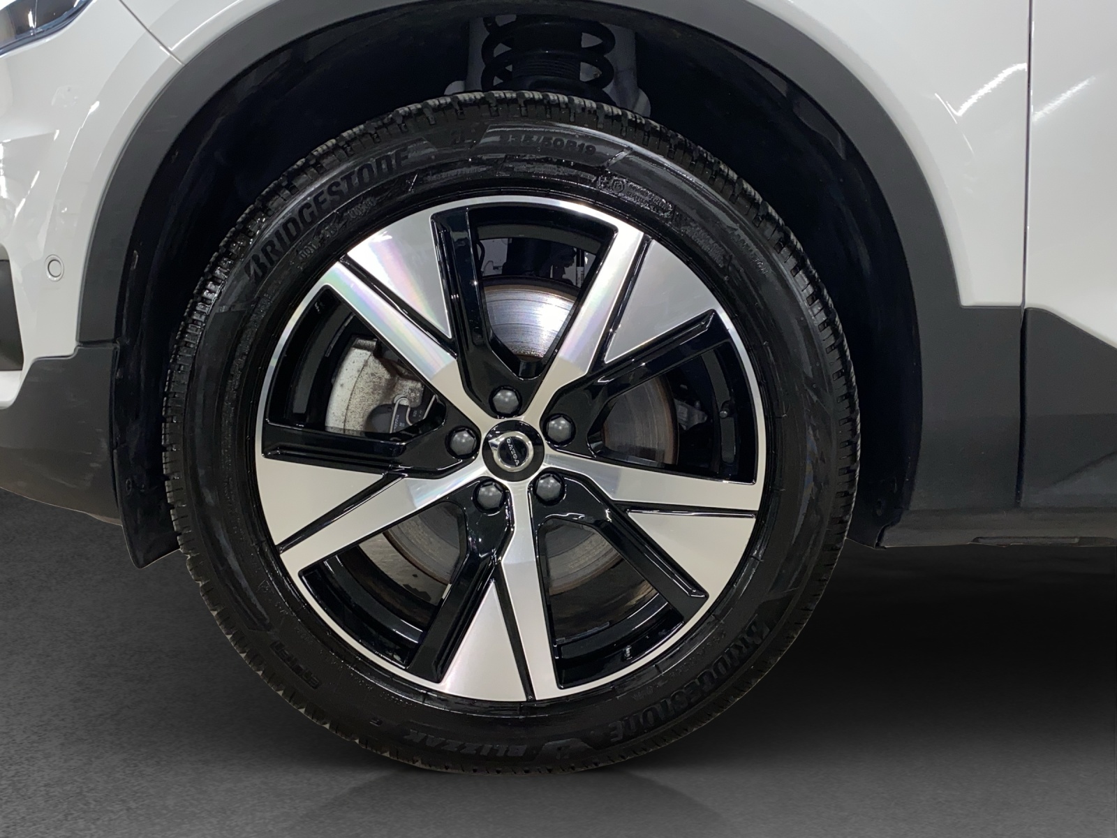 VOLVO XC40 P8 Twin Pro AWD-image-14