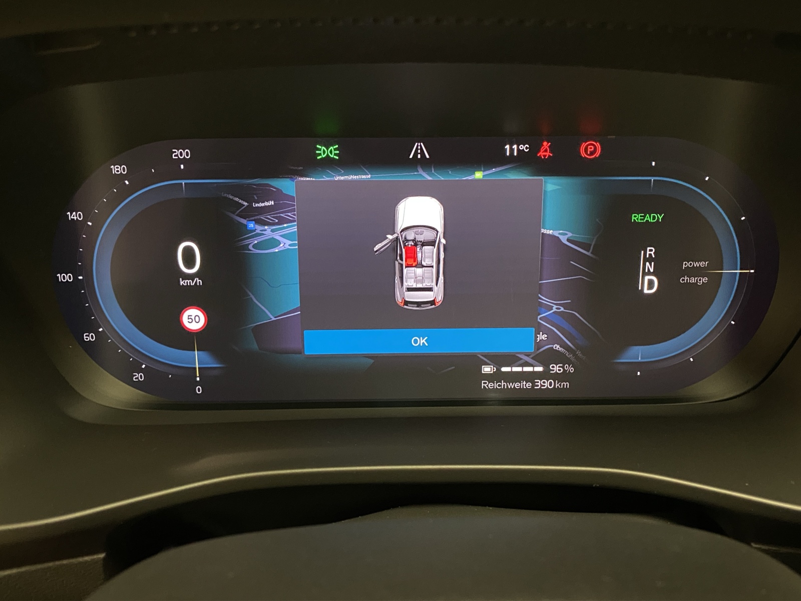 VOLVO XC40 P8 Twin Pro AWD-image-8
