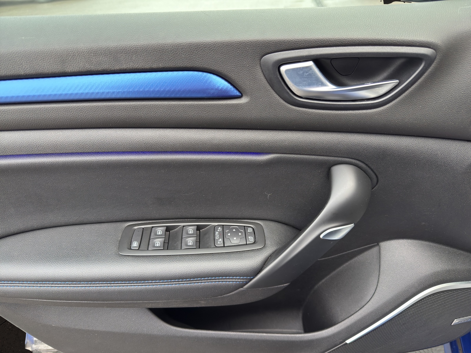 RENAULT Mégane Grandtour 1.7 dCi GT Line EDC-image-11