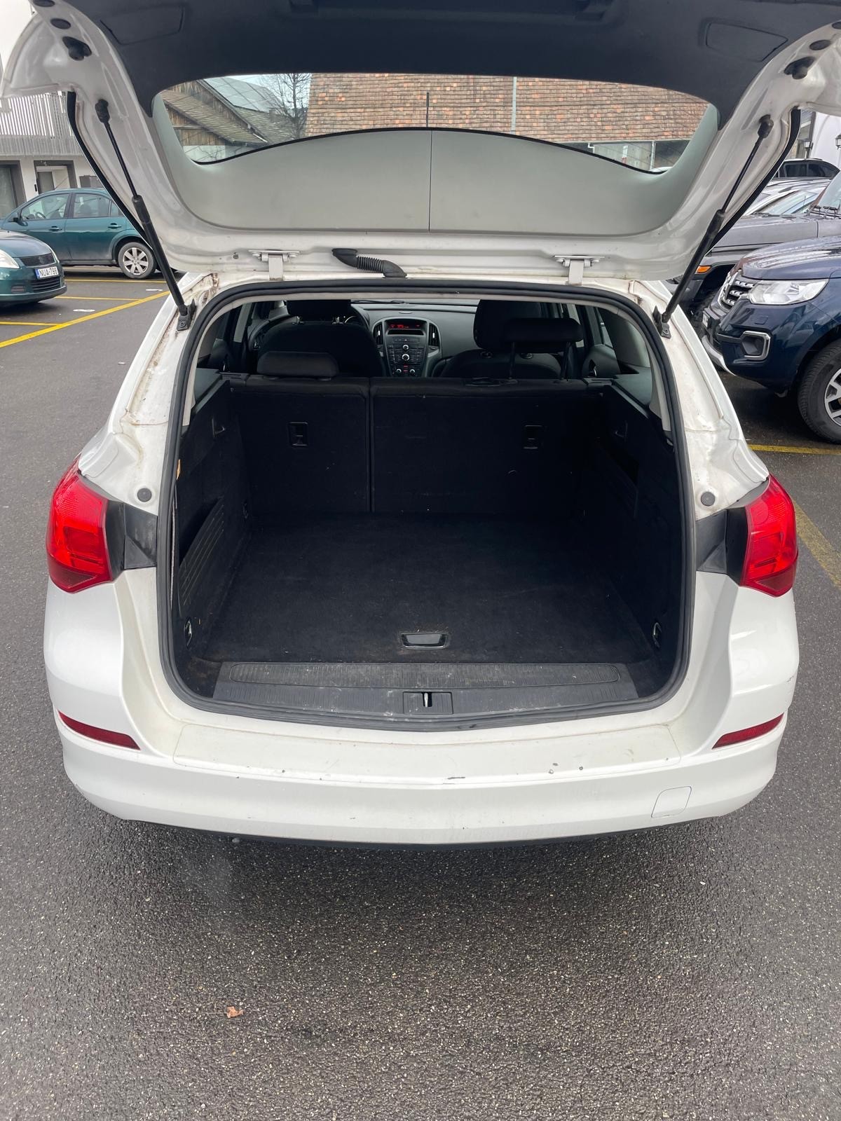 OPEL Astra SportsTourer 1.7 CDTi Enjoy-image-5