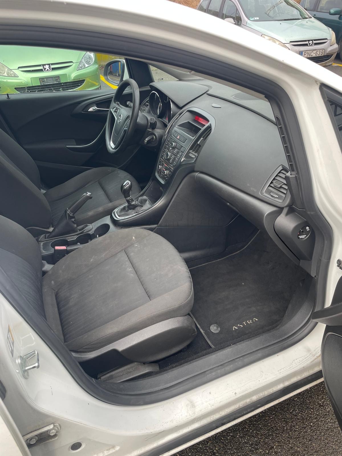 OPEL Astra SportsTourer 1.7 CDTi Enjoy-image-4