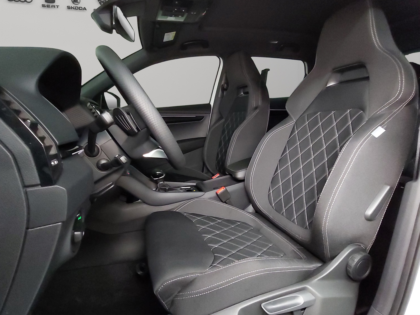 SKODA Karoq 2.0 TSI SportLine 4x4 DSG-image-5