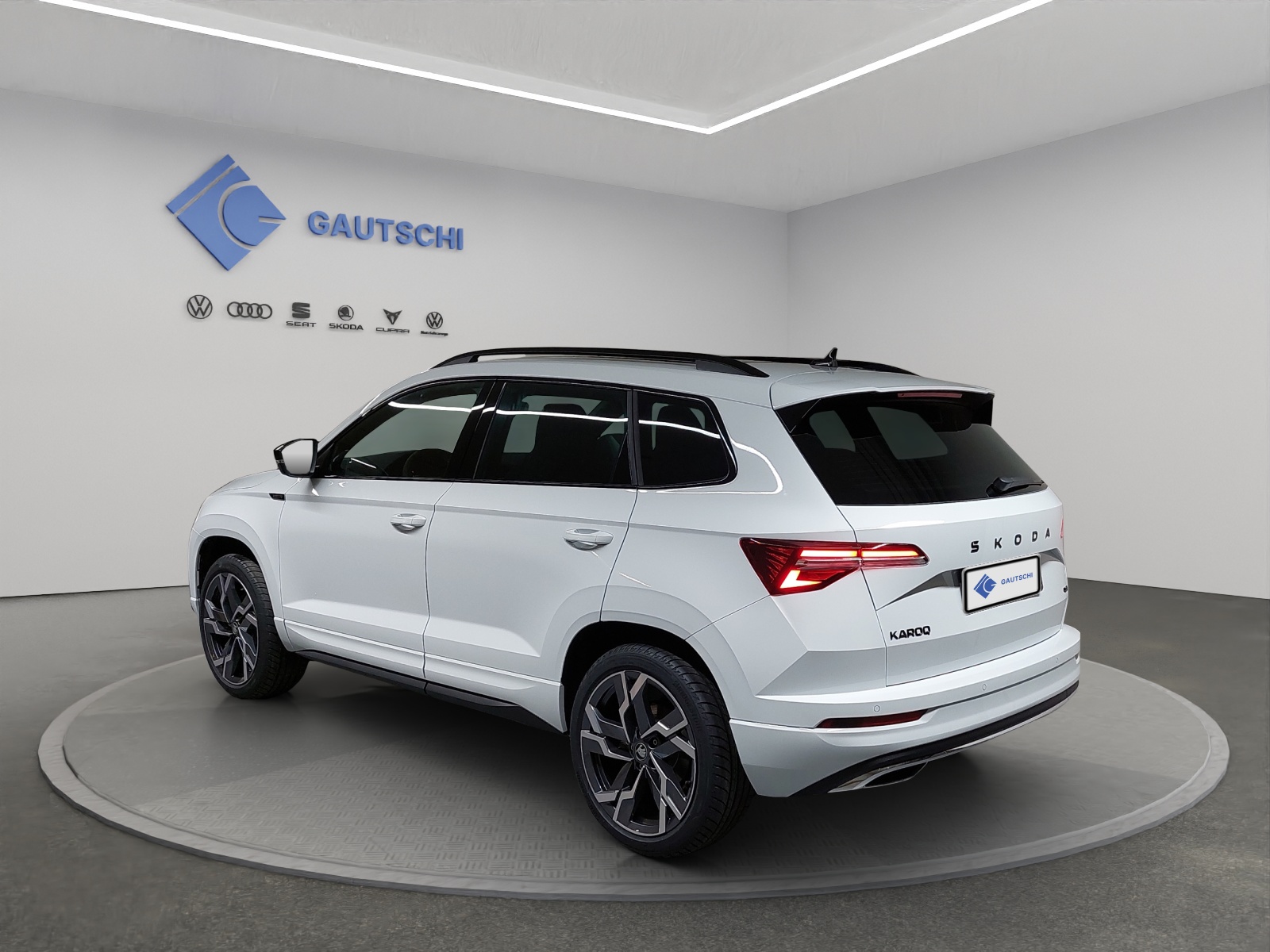 SKODA Karoq 2.0 TSI SportLine 4x4 DSG-image-2