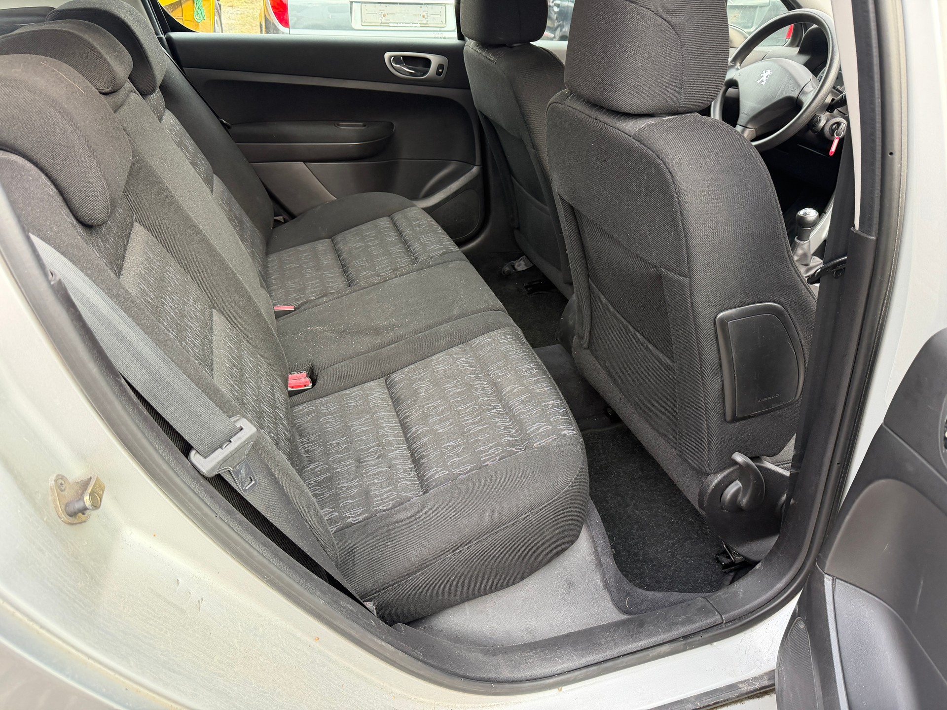 PEUGEOT 307 1.6 16V XS-image-6
