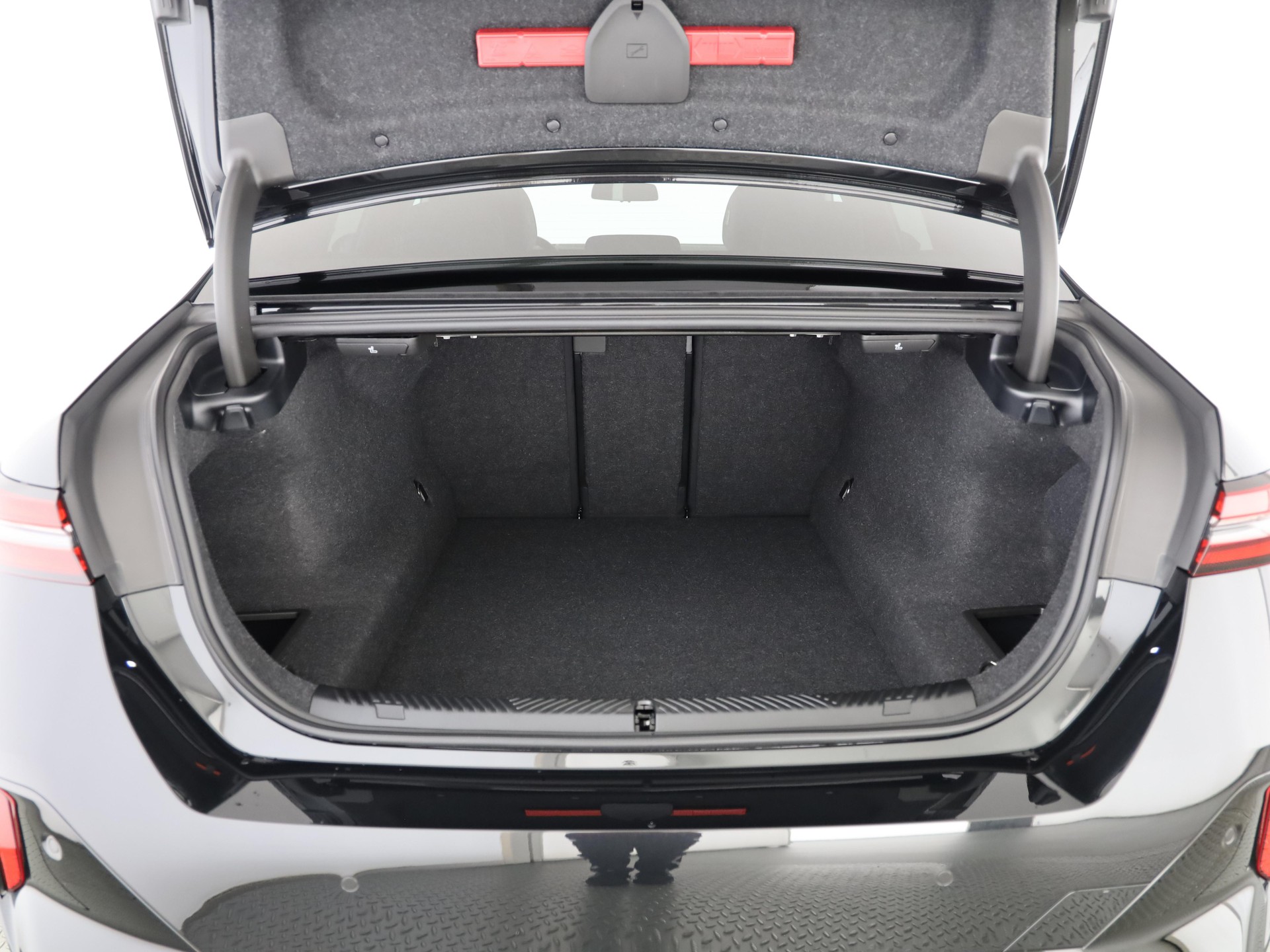 BMW 550e xDrive Limousine-image-19