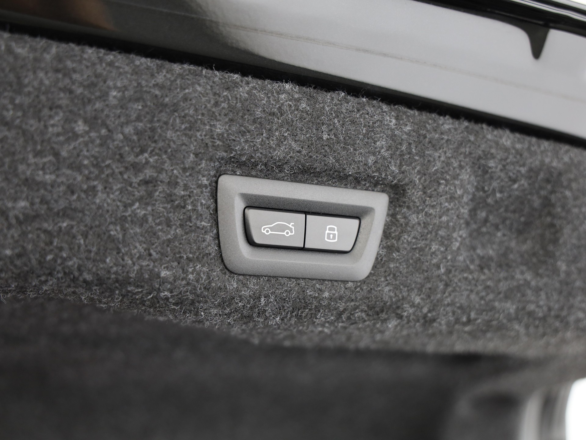 BMW 550e xDrive Limousine-image-6