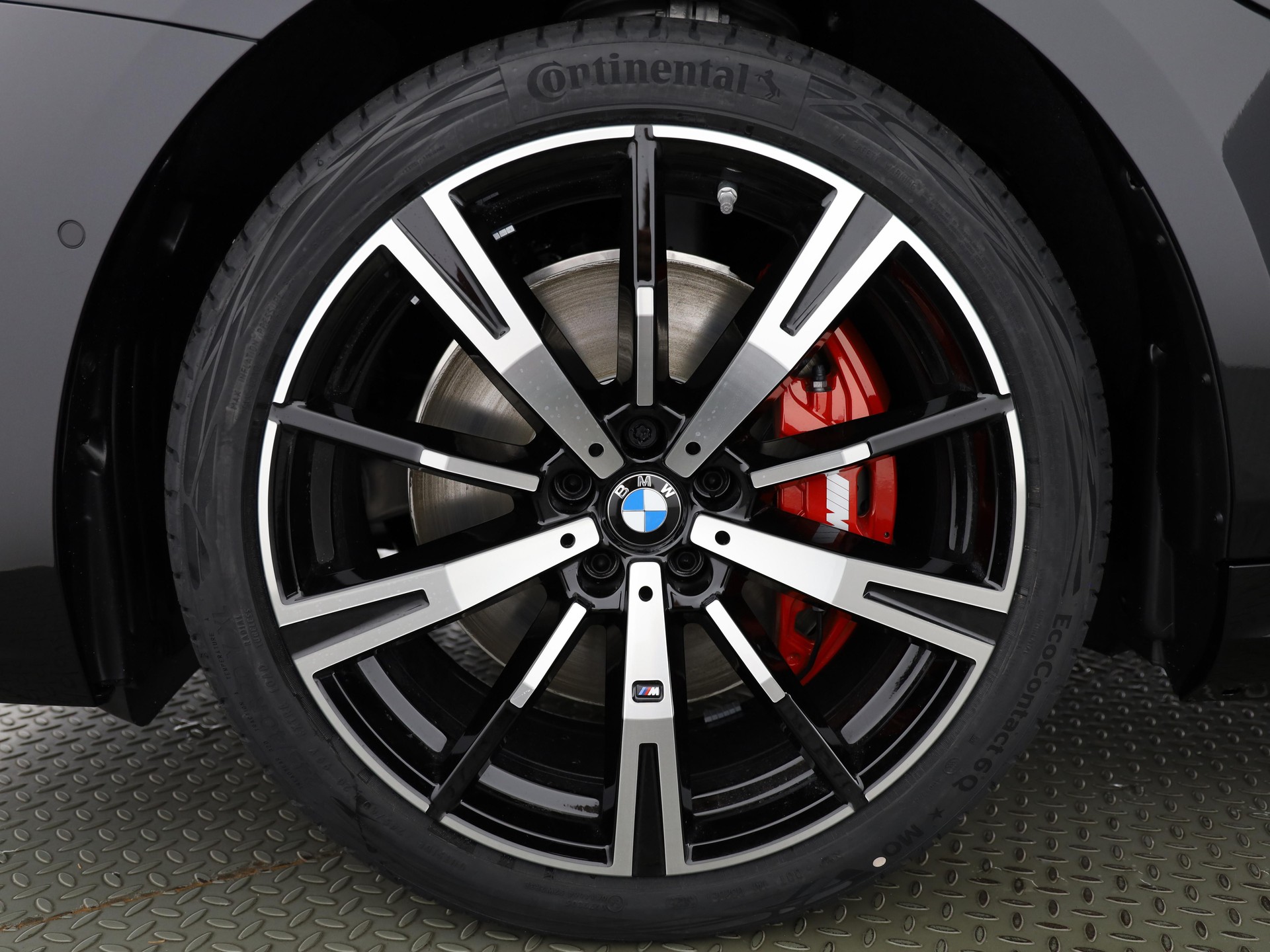 BMW 550e xDrive Limousine-image-18