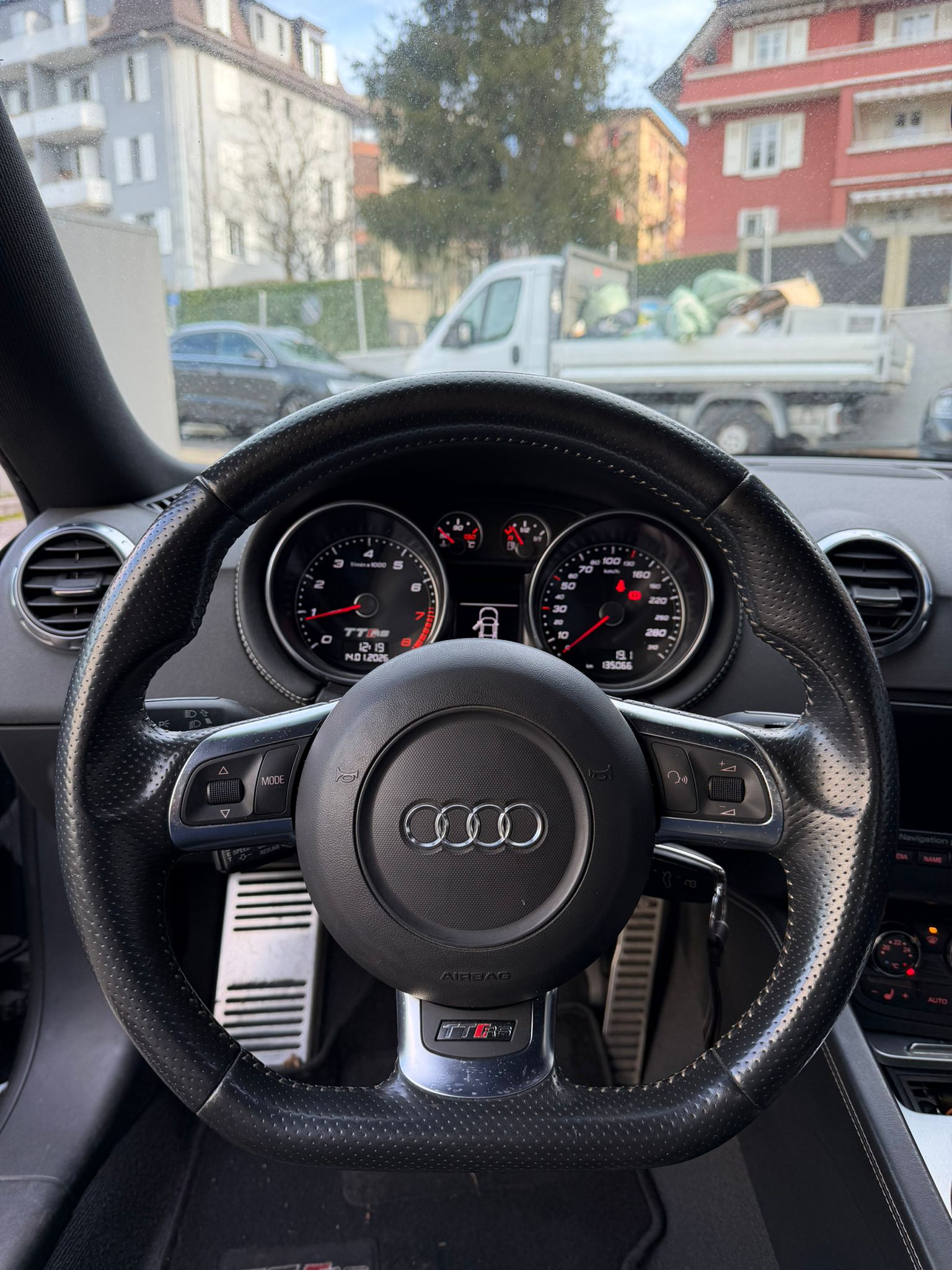 AUDI TT RS Roadster 2.5 TFSI quattro-image-4