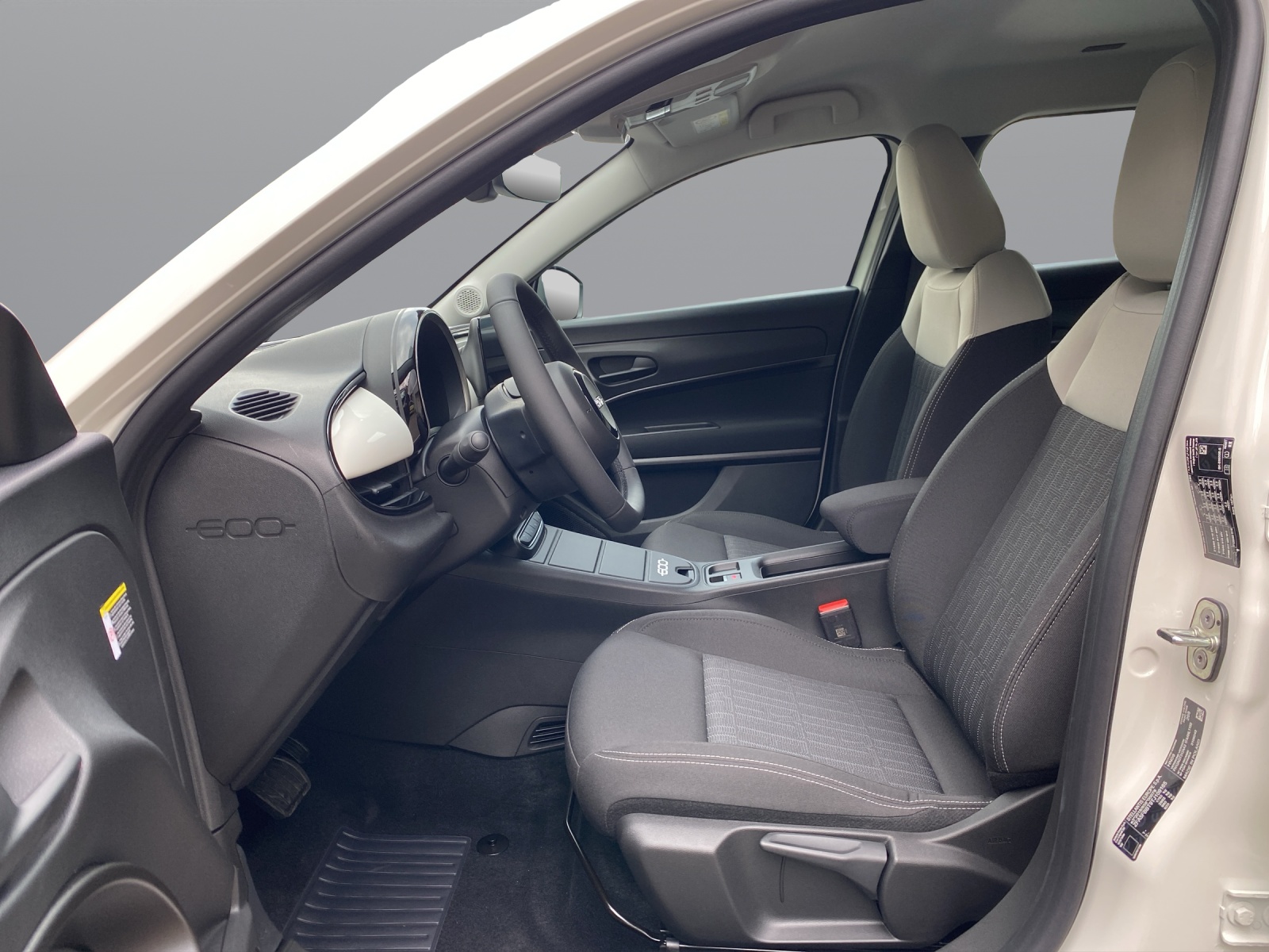 FIAT 600 1.2 Hybrid Icon Swi-image-10