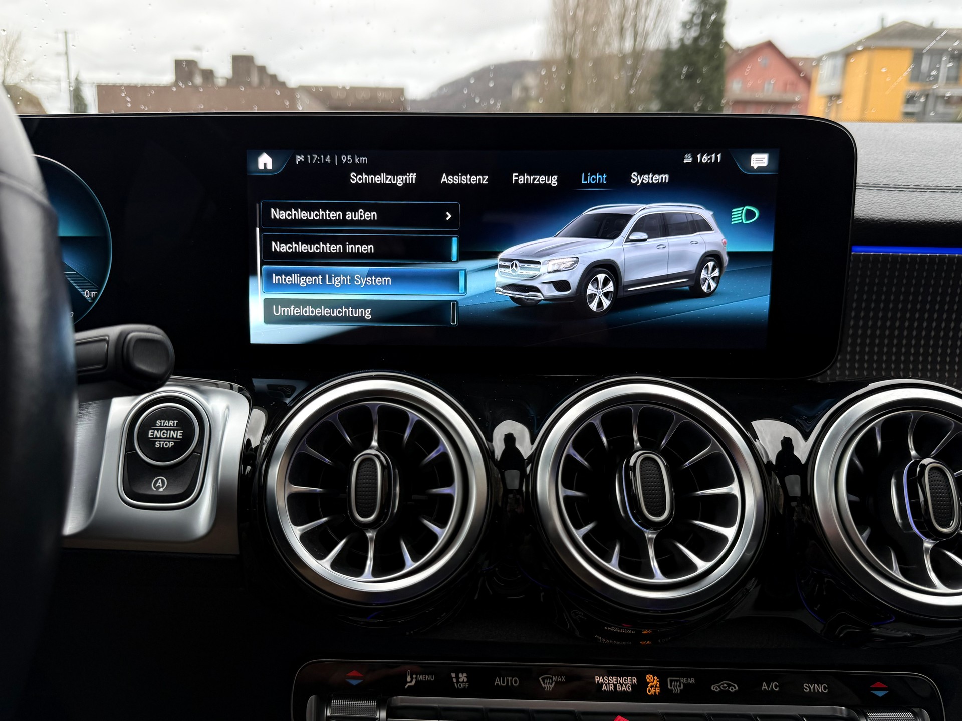 MERCEDES-BENZ GLB 250 Progressive 8G-Tronic-image-10