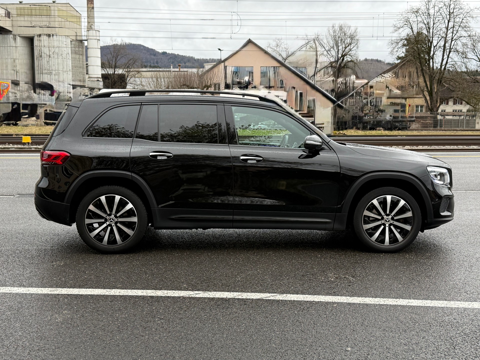 MERCEDES-BENZ GLB 250 Progressive 8G-Tronic-image-4