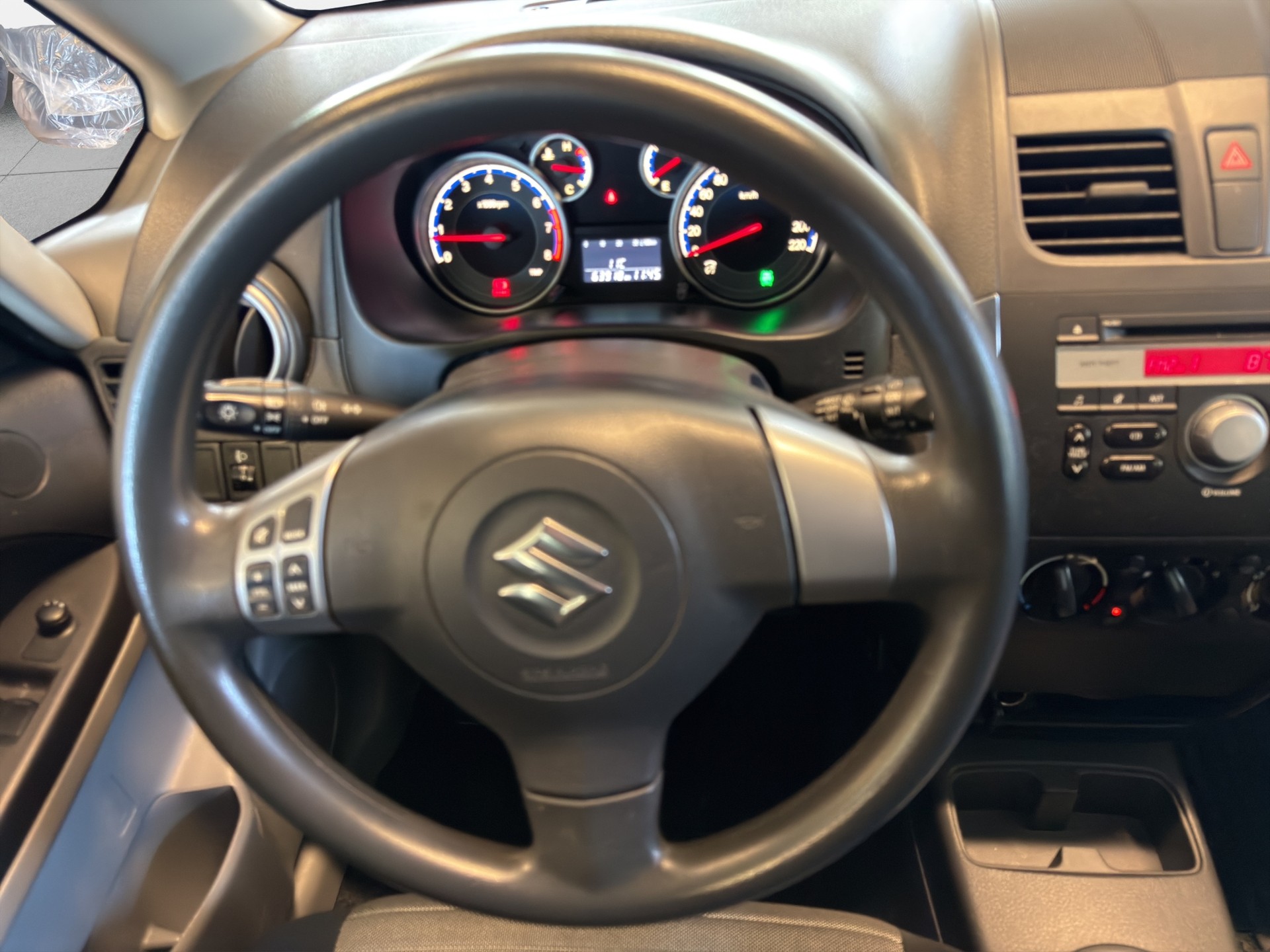 SUZUKI SX4 1.6 16V GL 4WD*TOP ZUSTAND*NUR 64000 KM*-image-11