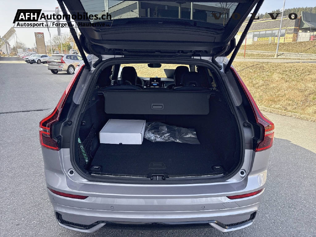 VOLVO XC60 2.0 T6 TE Ultra Dark eAWD 246H4TM0D1-image-8