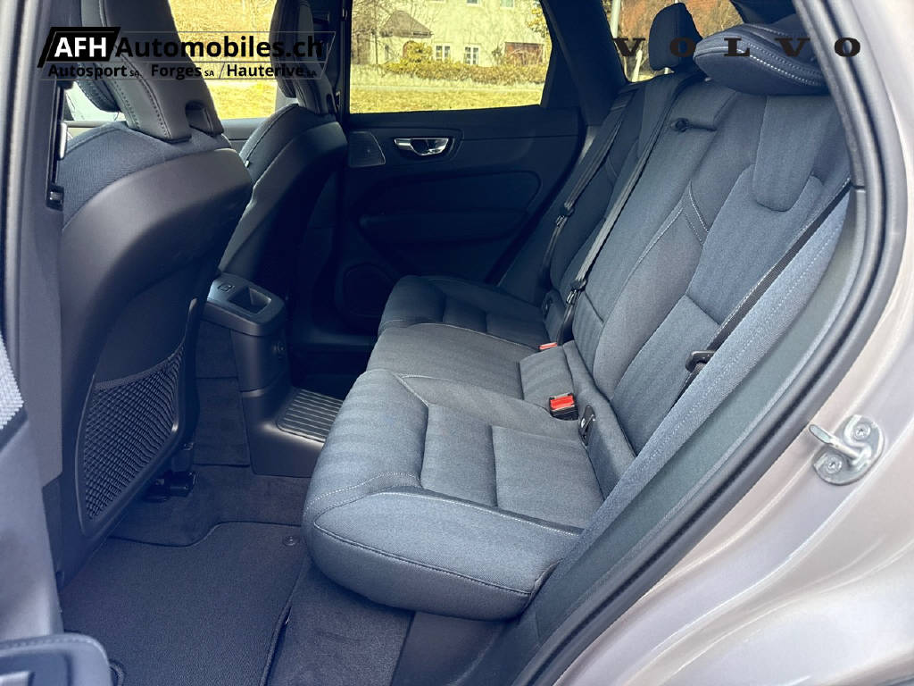 VOLVO XC60 2.0 T6 TE Ultra Dark eAWD 246H4TM0D1-image-14
