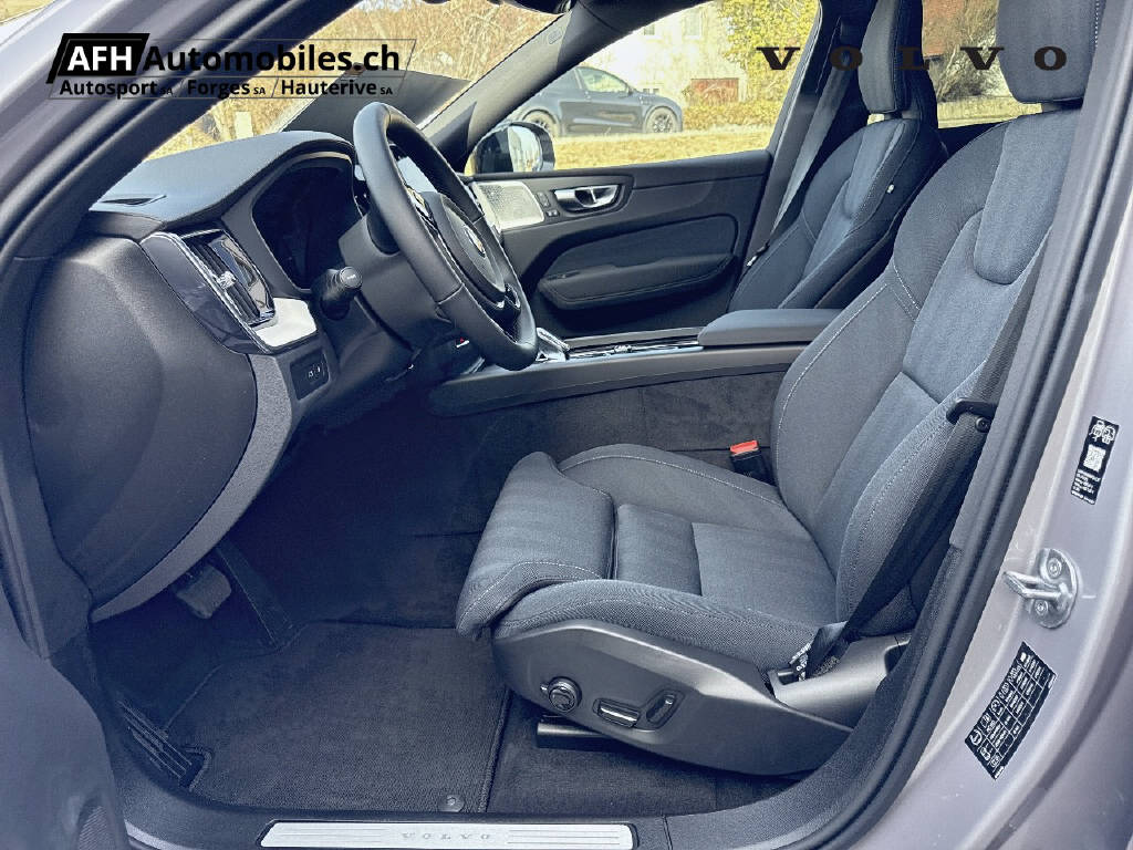 VOLVO XC60 2.0 T6 TE Ultra Dark eAWD 246H4TM0D1-image-13