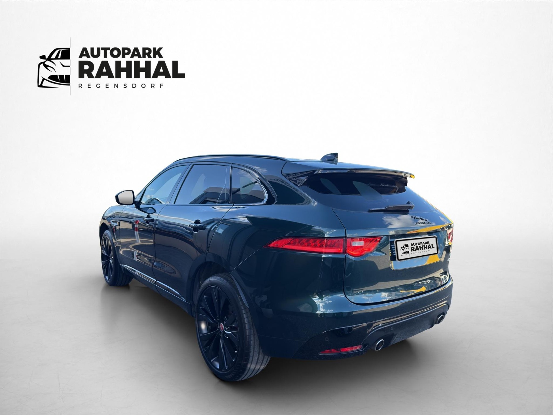 JAGUAR F-Pace 3.0 V6 S/C S AWD-image-7