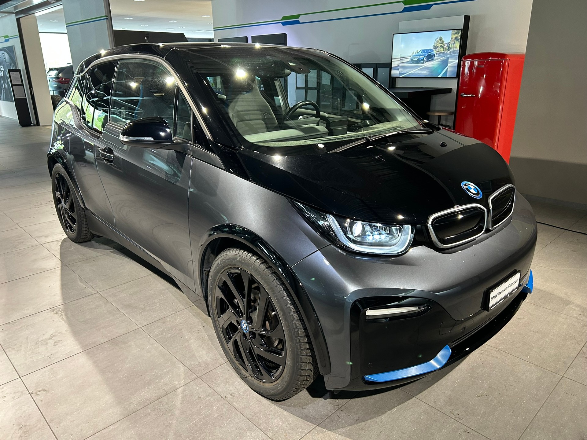BMW i3s (120Ah)-image-3