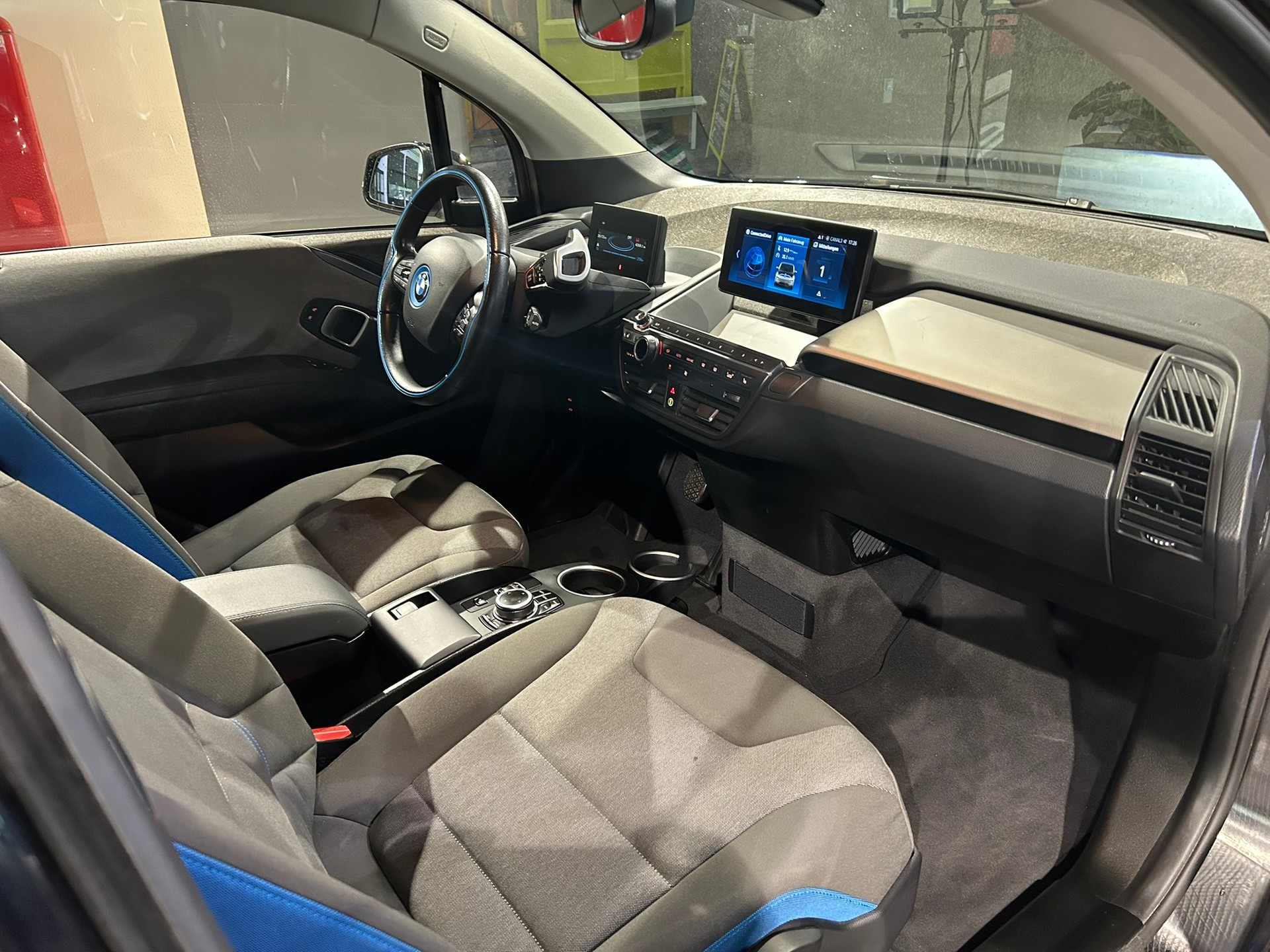 BMW i3s (120Ah)-image-21