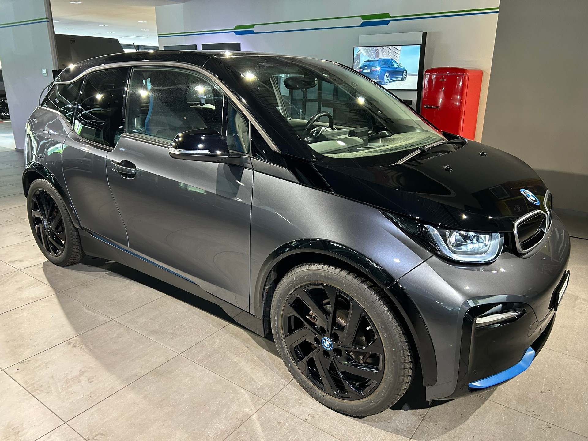 BMW i3s (120Ah)-image-2