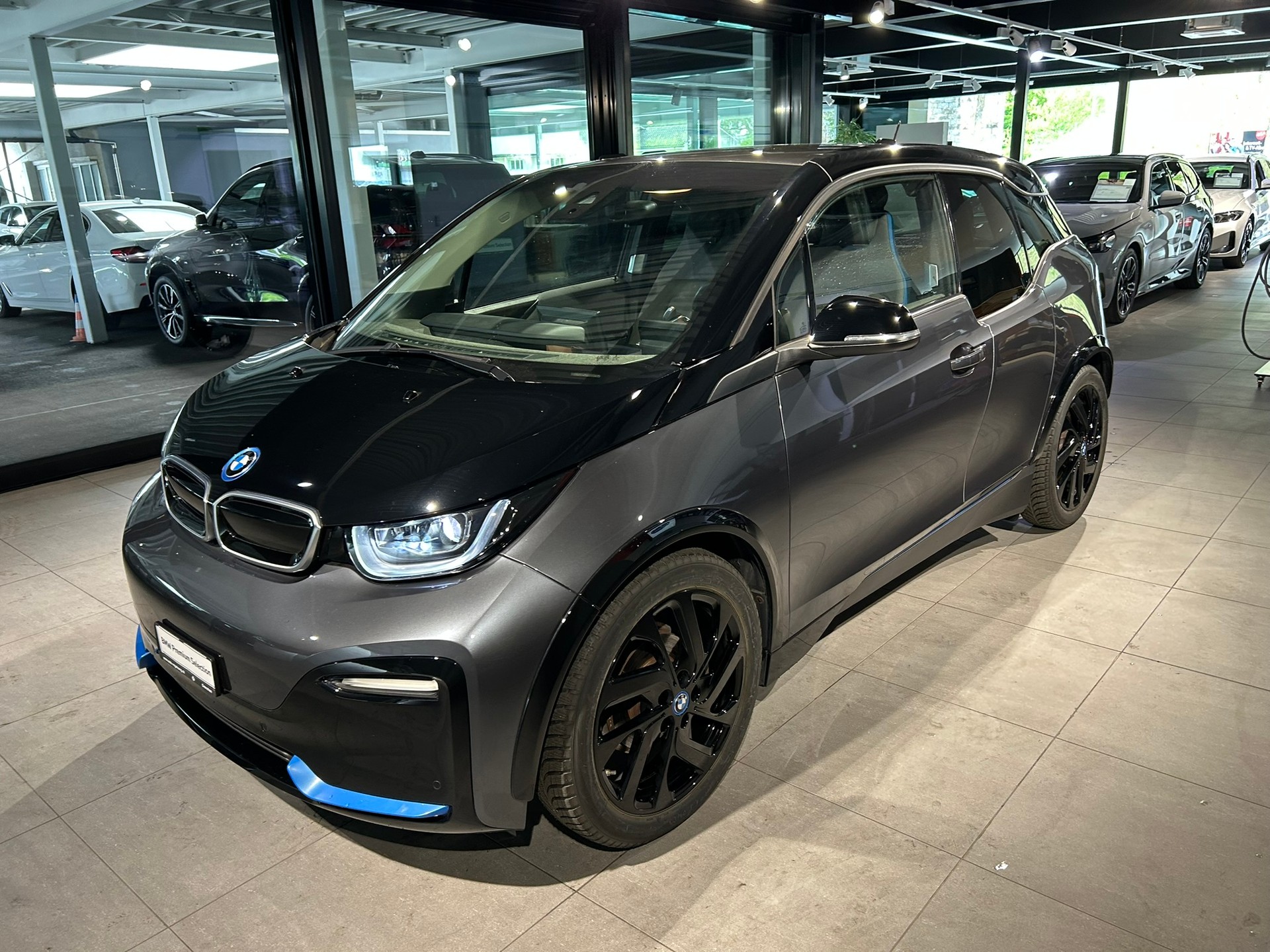 BMW i3s (120Ah)-image-6