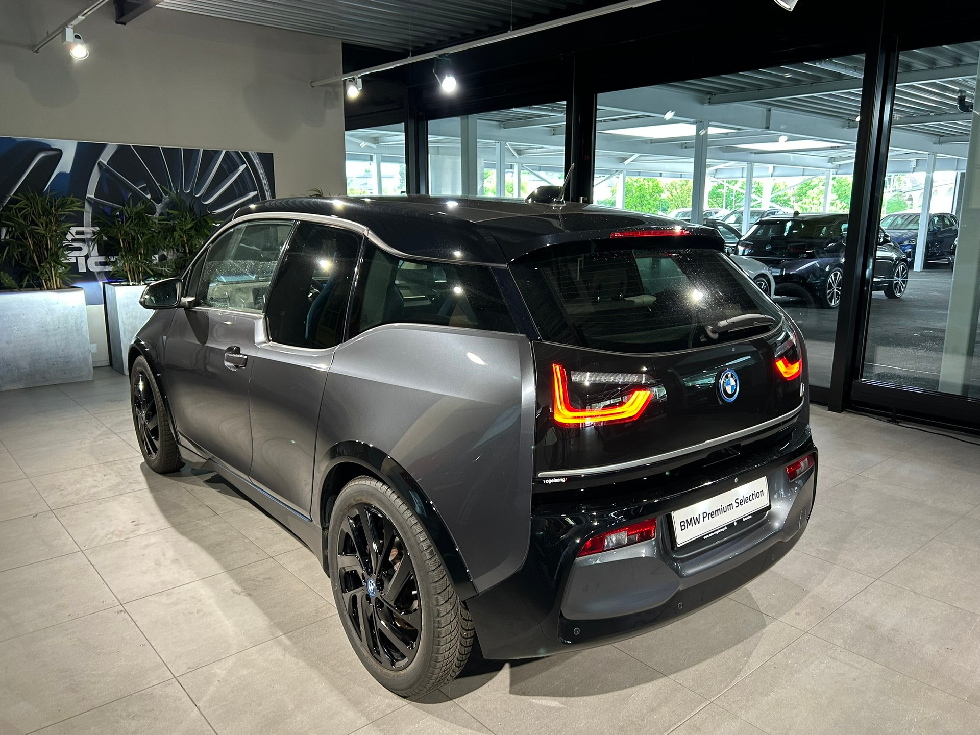 BMW i3s (120Ah)-image-13