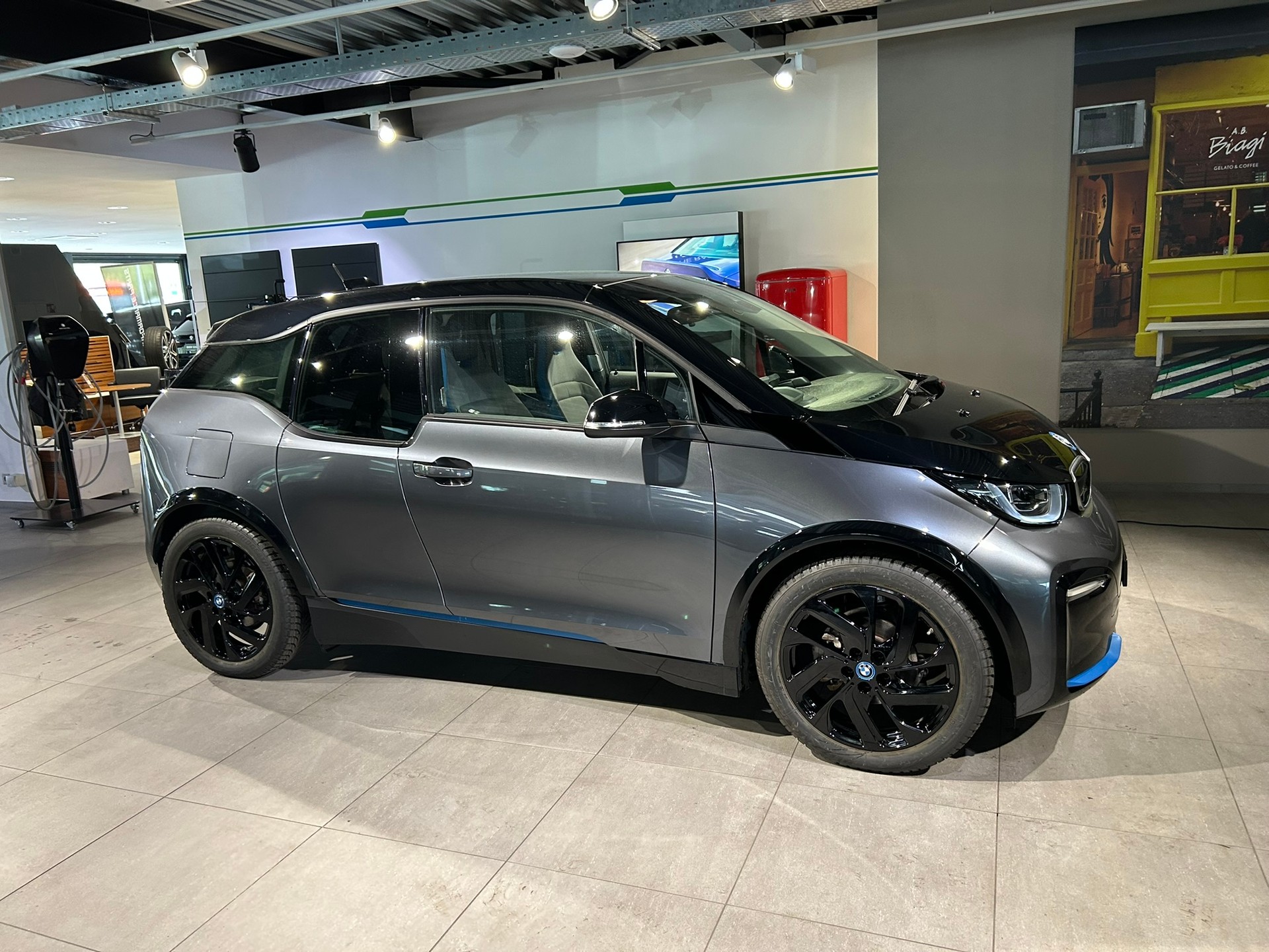 BMW i3s (120Ah)-image-10