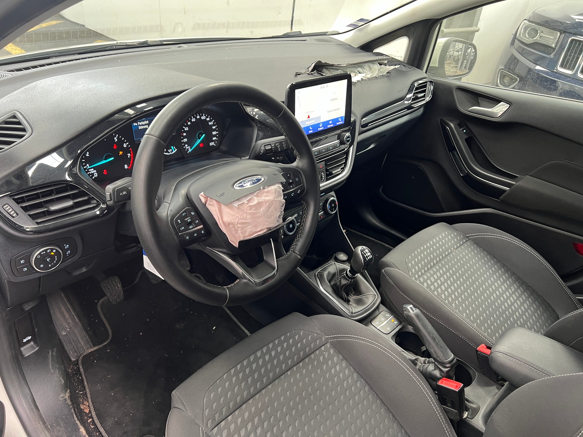 FORD Fiesta 1.0 SCTi MHEV ST-Line-image-11