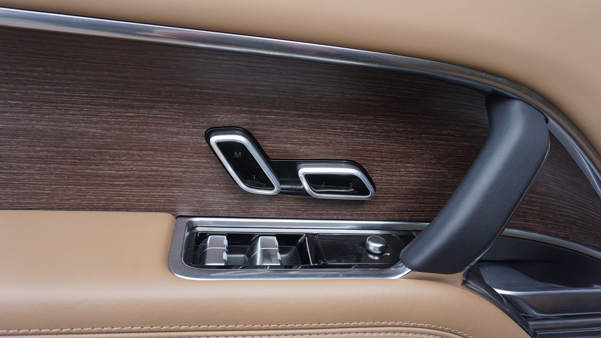 LAND ROVER Range Rover P460e Si6 PHEV Sutobiography Automatic-image-19